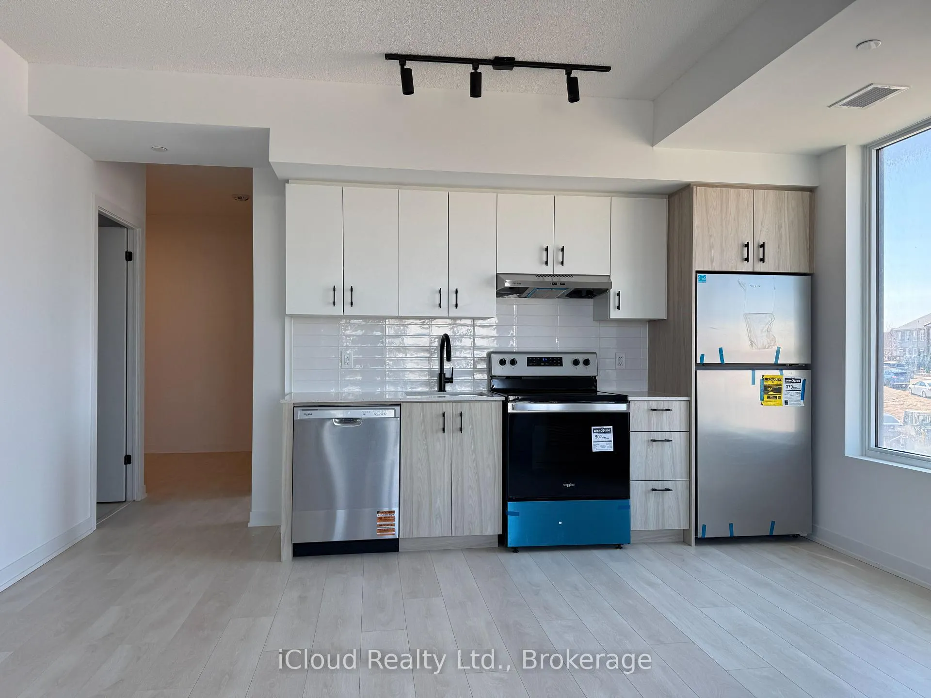 Photo 4 of Unit 211, 4878 Powers Common, Burlington, Appleby — HOMEH