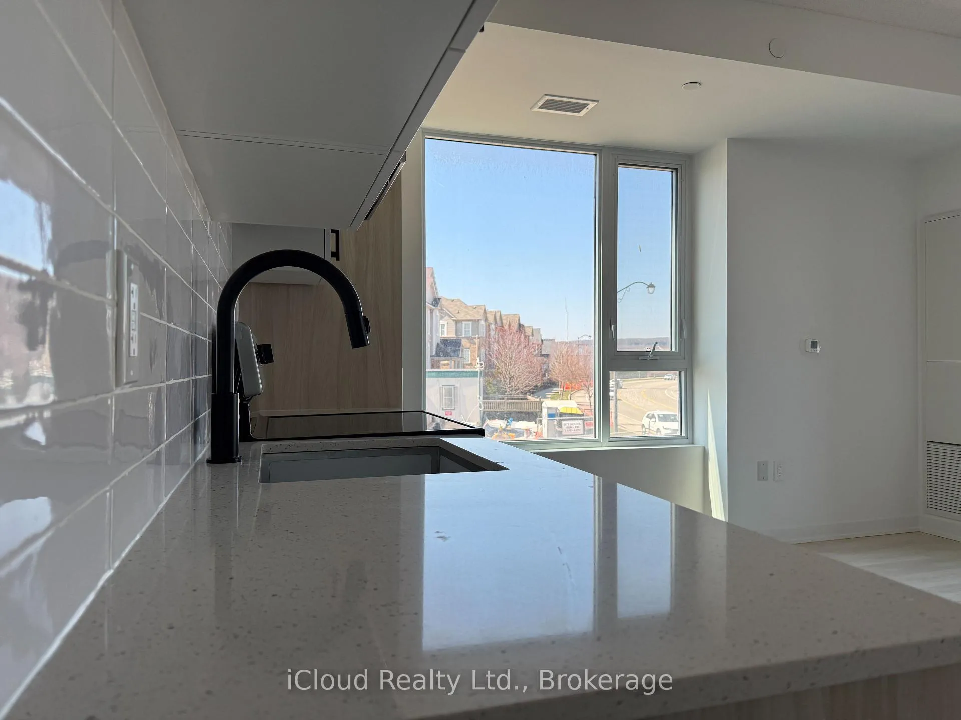 Photo 8 of Unit 211, 4878 Powers Common, Burlington, Appleby — HOMEH