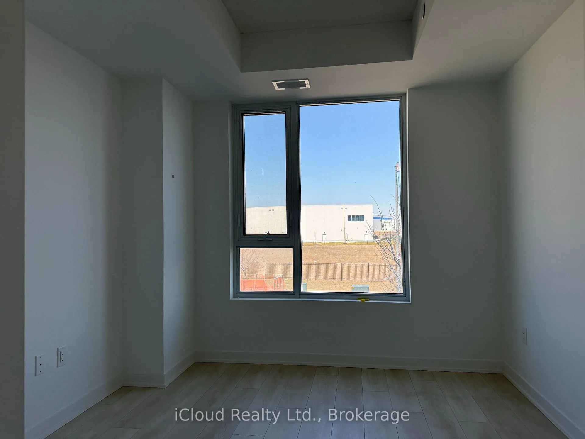 Photo 11 of Unit 211, 4878 Powers Common, Burlington, Appleby — HOMEH