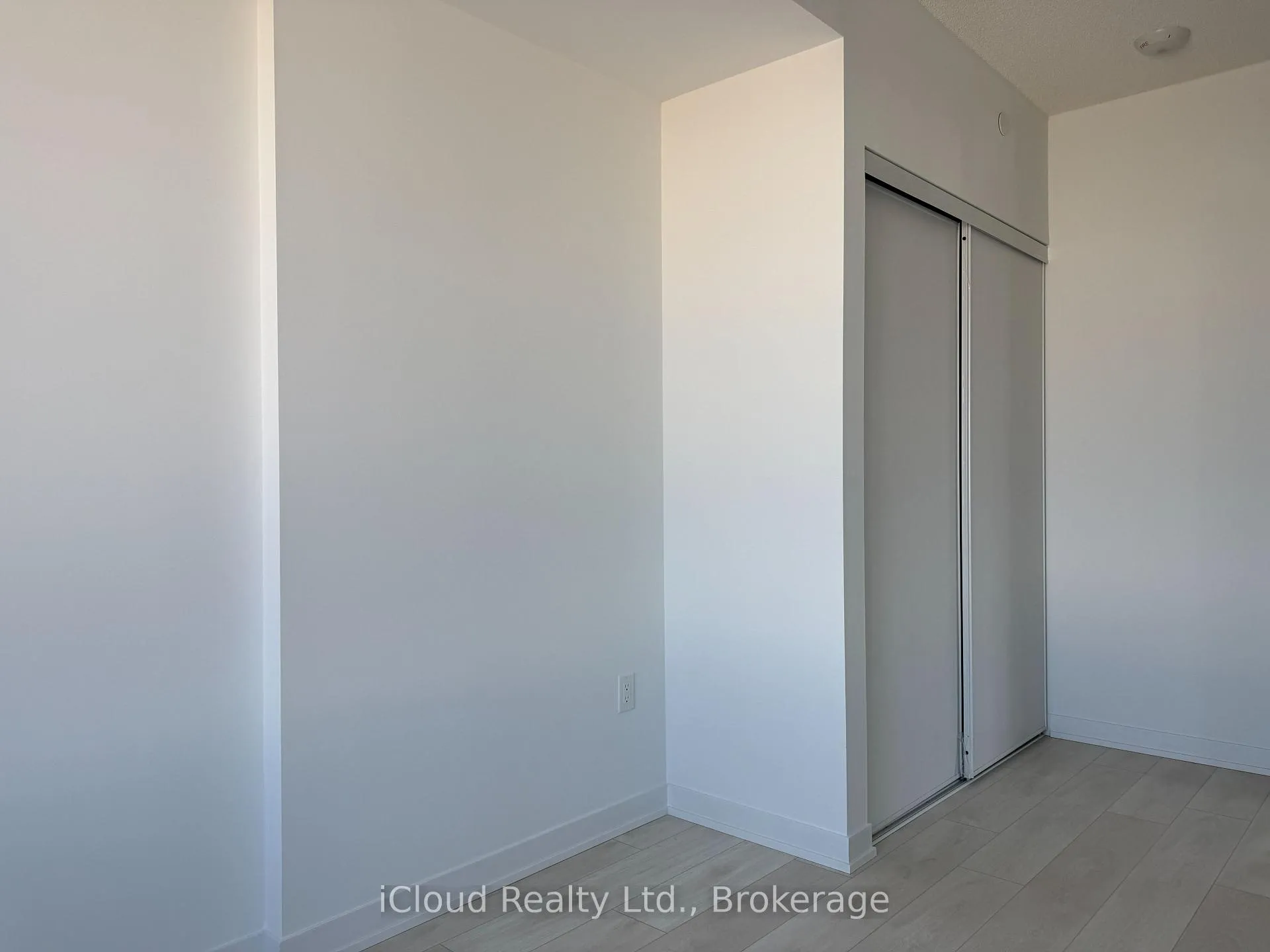 Photo 12 of Unit 211, 4878 Powers Common, Burlington, Appleby — HOMEH