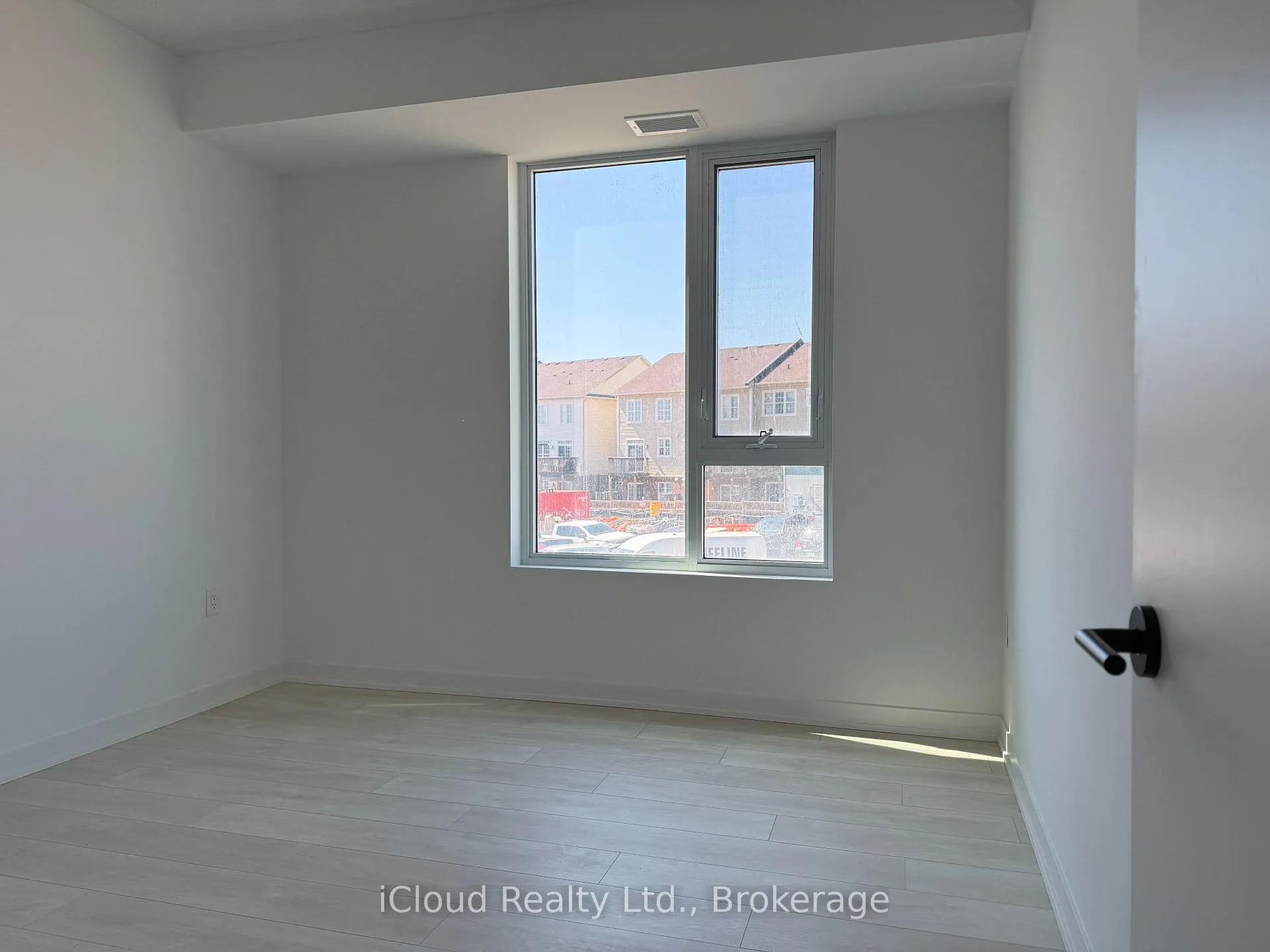 Photo 15 of Unit 211, 4878 Powers Common, Burlington, Appleby — HOMEH