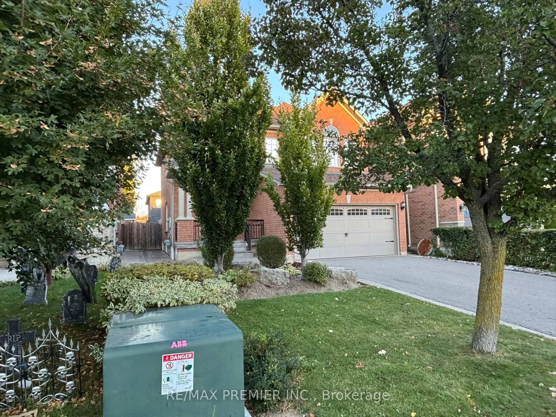 Front of 325 Vellore Avenue