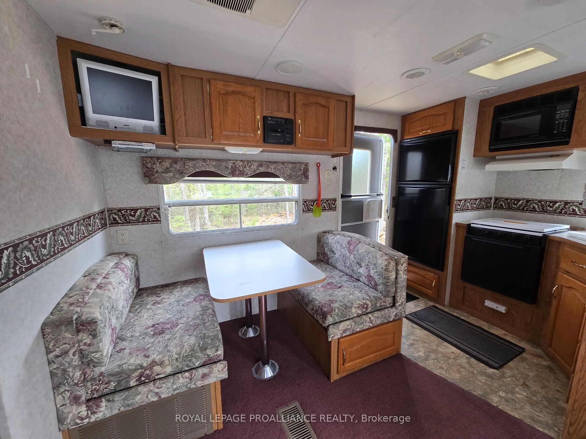 Photo 8 of 2060 Smith Road, North Frontenac, Frontenac North — HOMEH