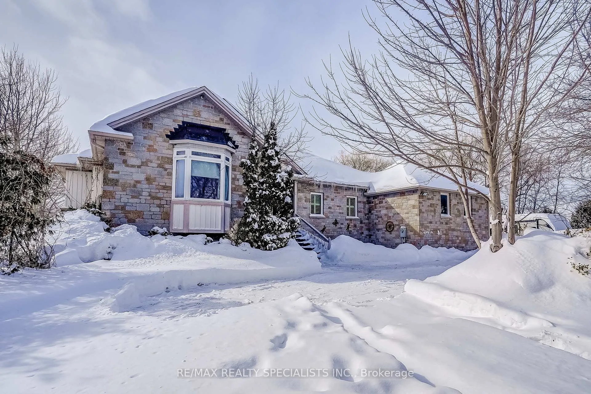 Photo 4 of 18370 Keele Street, King, Rural King — HOMEH