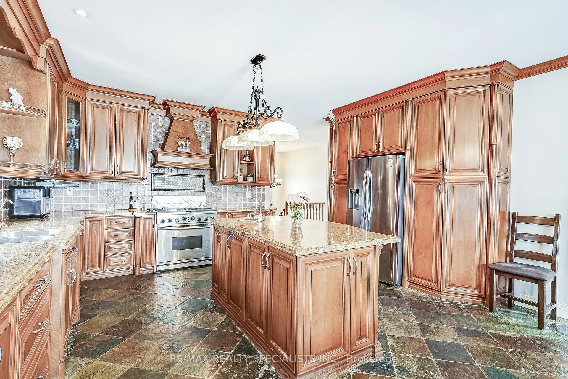 Photo 23 of 18370 Keele Street, King, Rural King — HOMEH