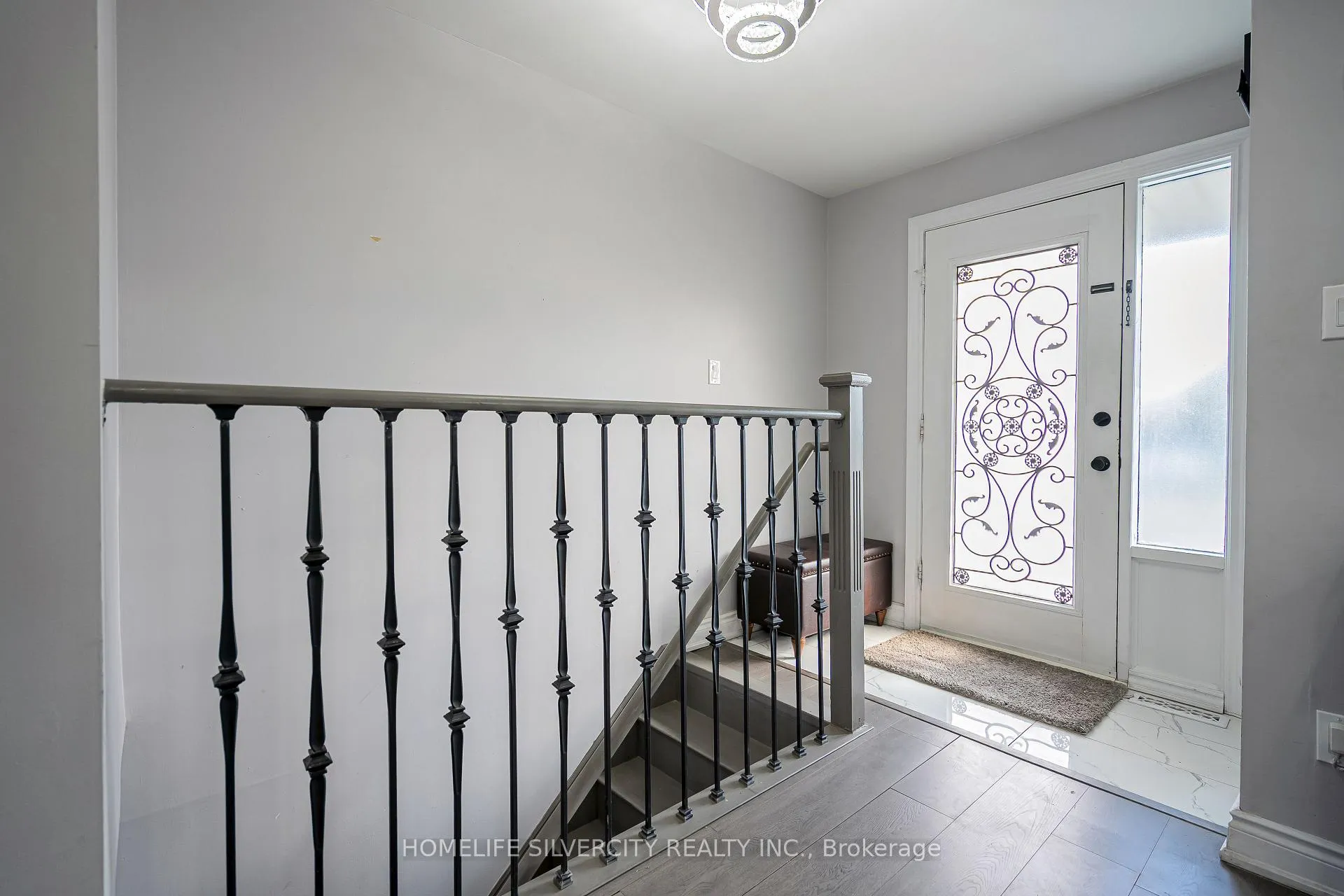 Photo 2 of 72 Brookland Drive, Brampton, Avondale — HOMEH