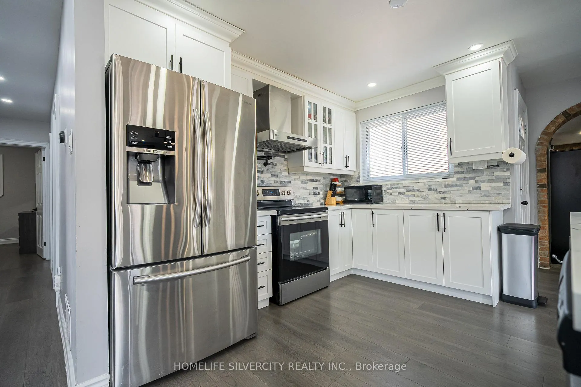 Photo 9 of 72 Brookland Drive, Brampton, Avondale — HOMEH