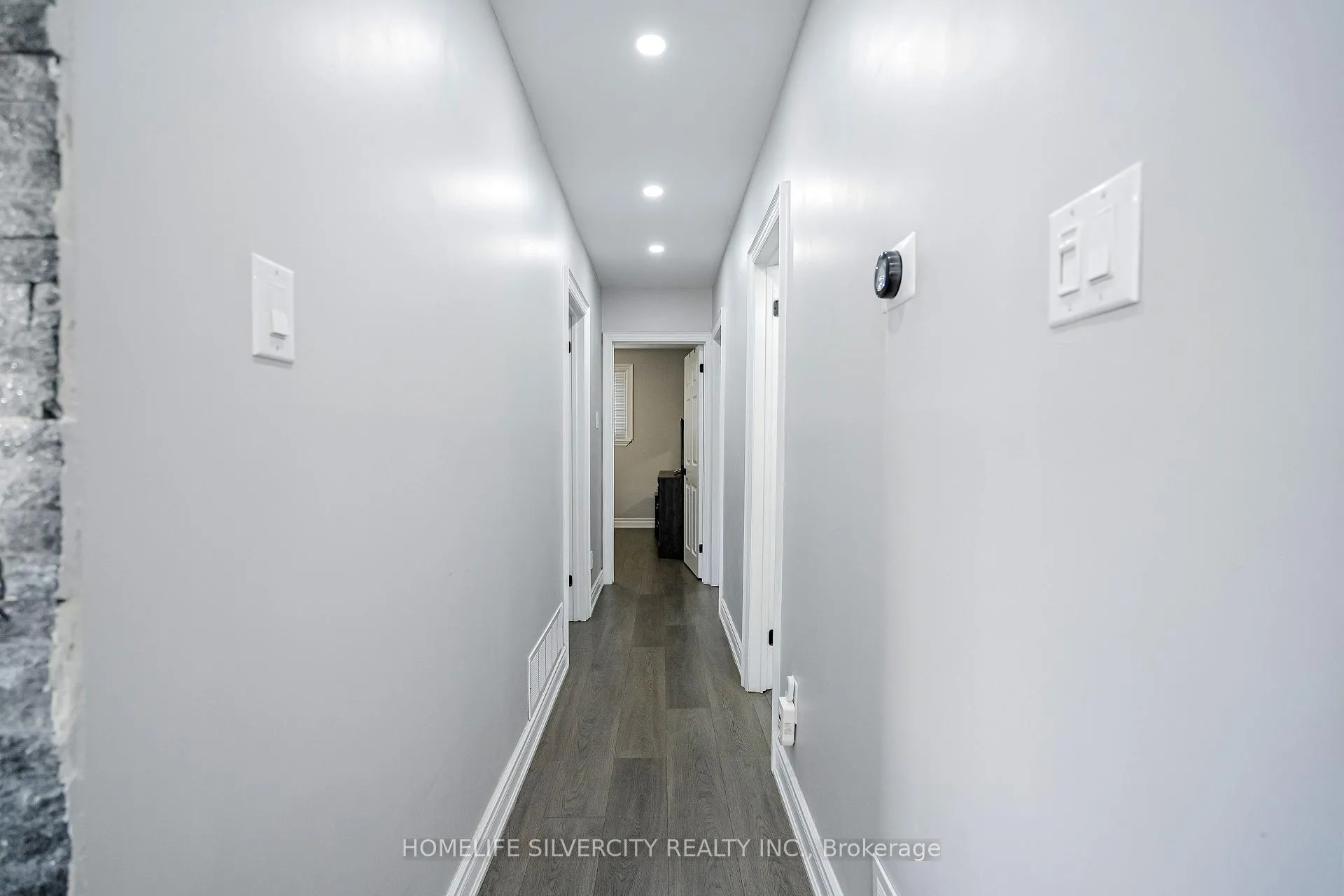 Photo 12 of 72 Brookland Drive, Brampton, Avondale — HOMEH