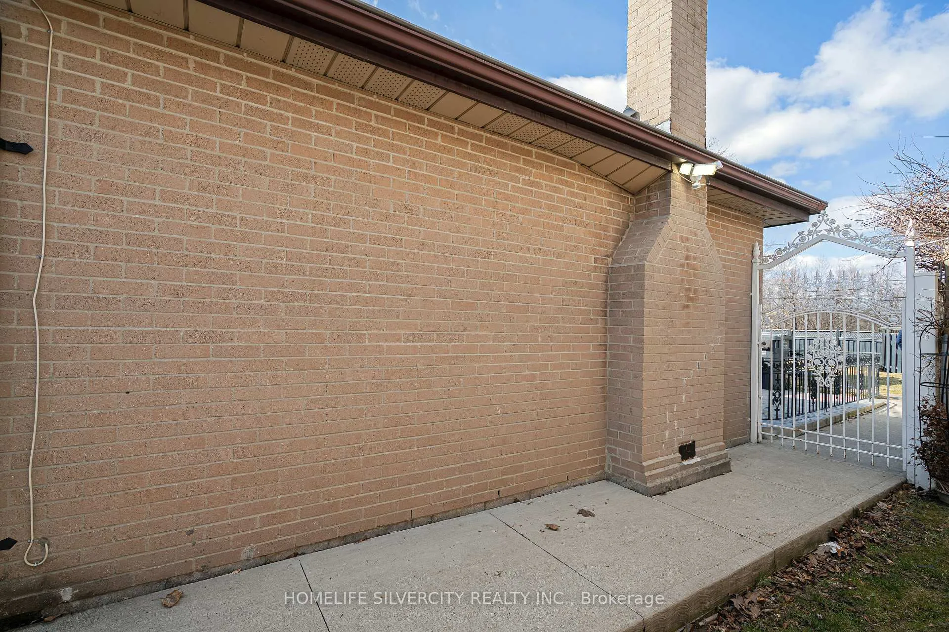 Photo 34 of 72 Brookland Drive, Brampton, Avondale — HOMEH