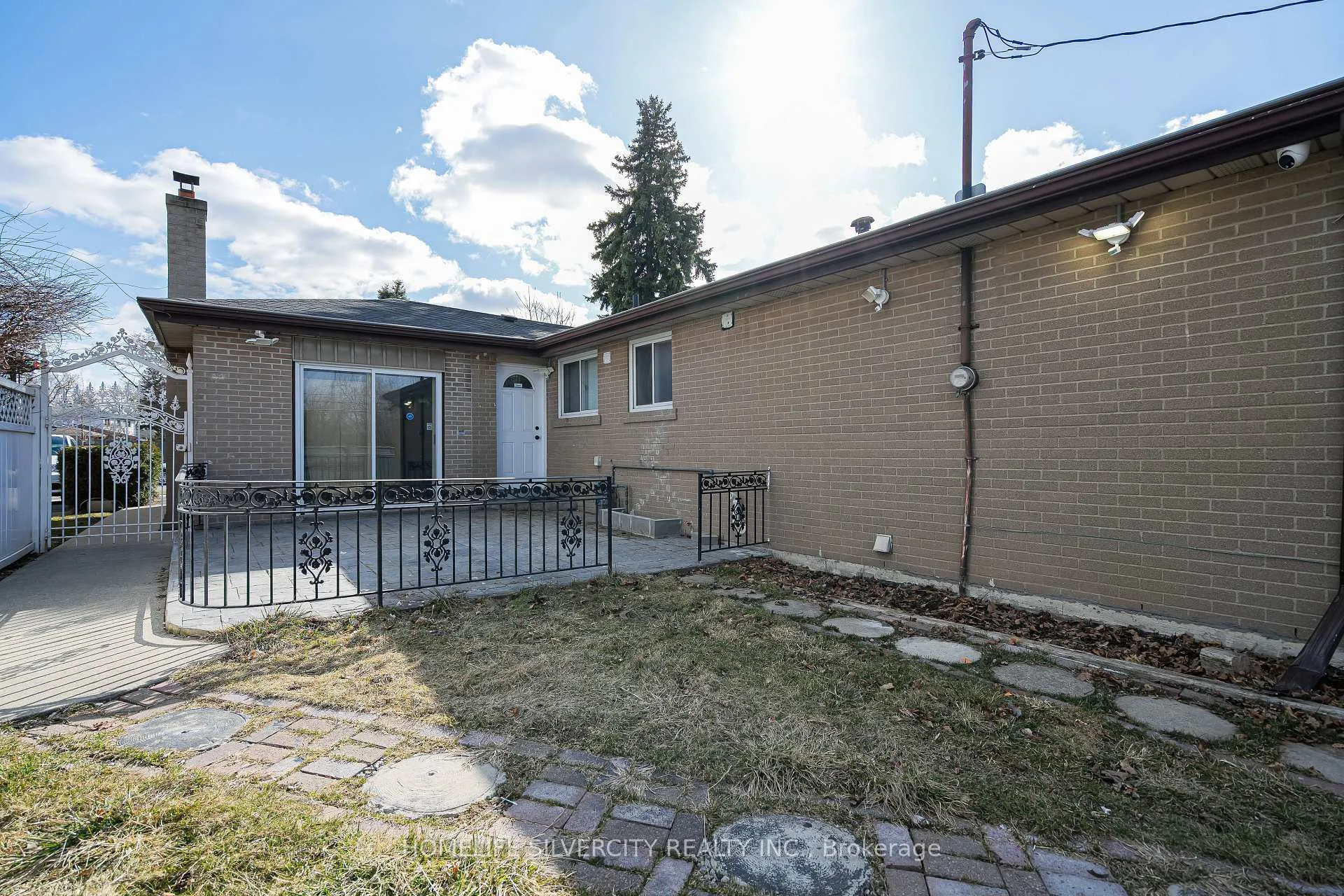 Photo 36 of 72 Brookland Drive, Brampton, Avondale — HOMEH