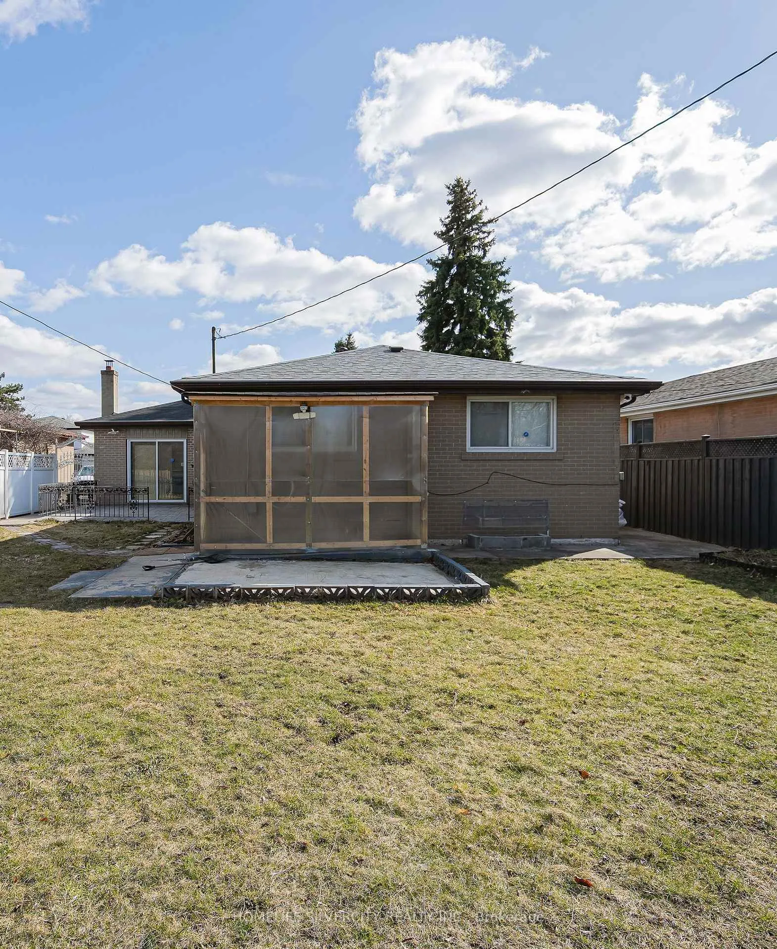 Photo 39 of 72 Brookland Drive, Brampton, Avondale — HOMEH