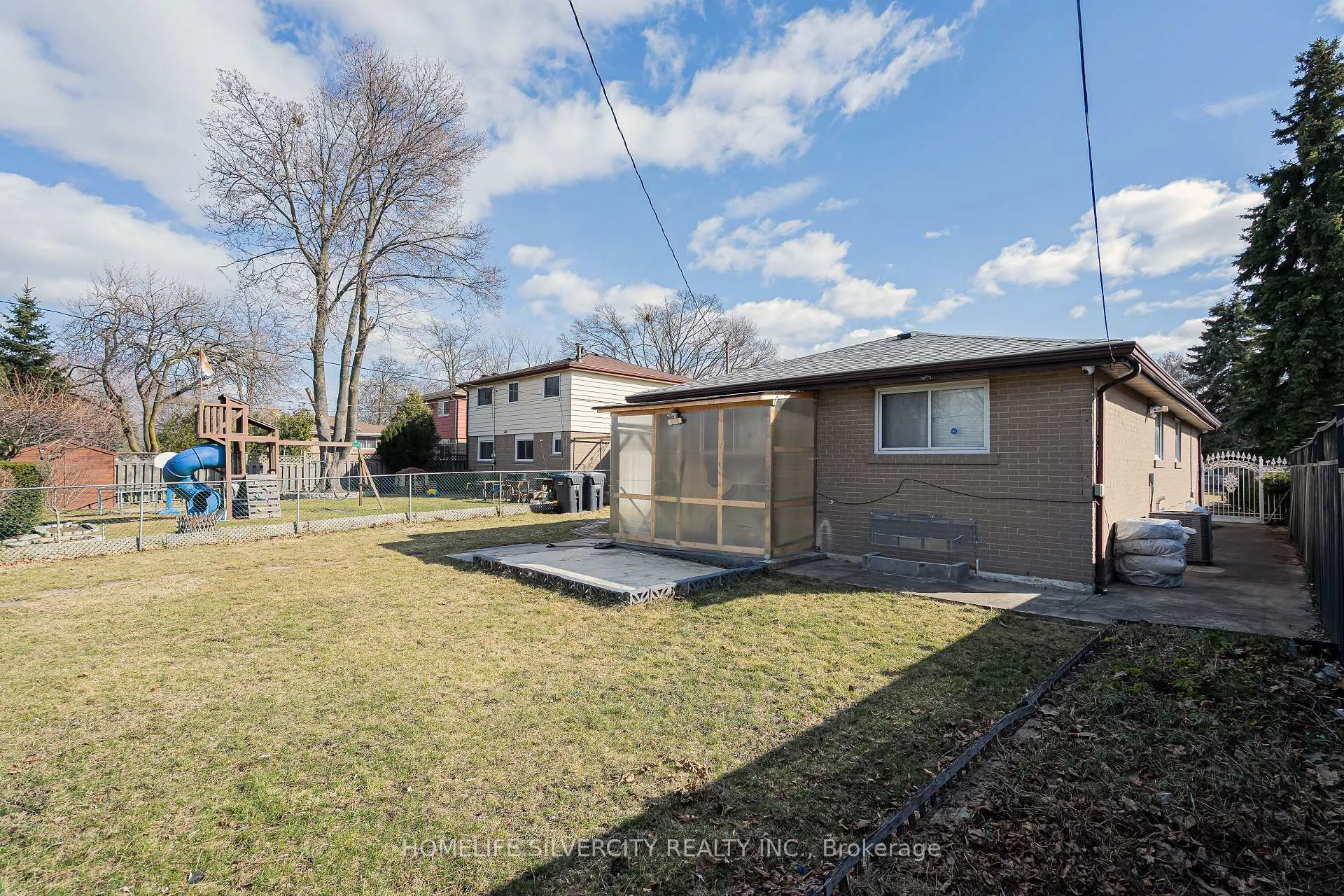 Photo 40 of 72 Brookland Drive, Brampton, Avondale — HOMEH