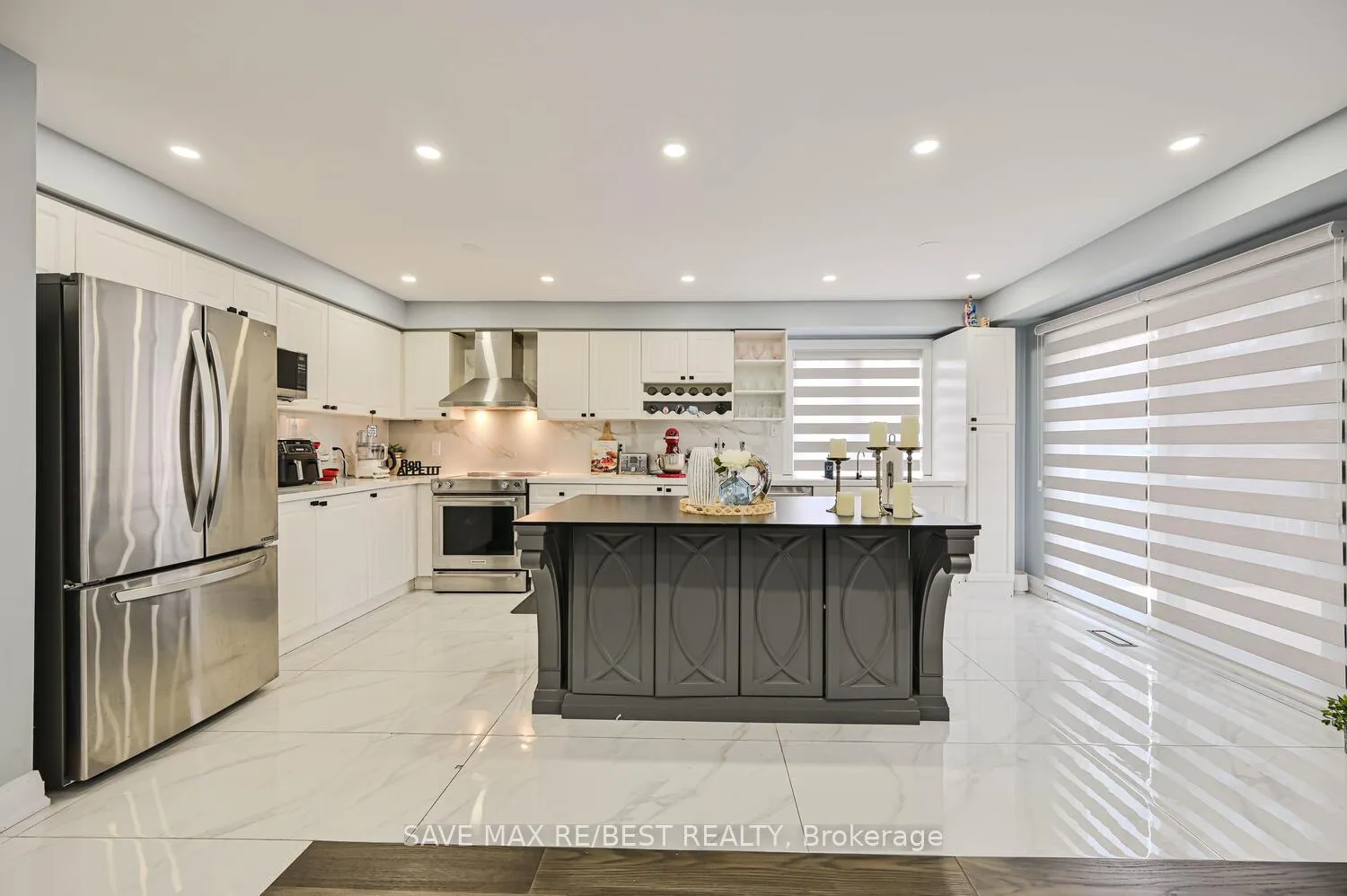 Photo 14 of 29 Baccarat Crescent, Brampton, Snelgrove — HOMEH