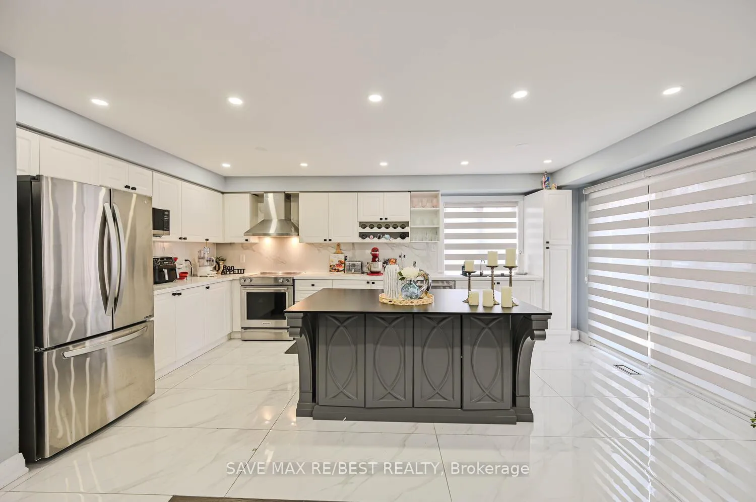 Photo 17 of 29 Baccarat Crescent, Brampton, Snelgrove — HOMEH