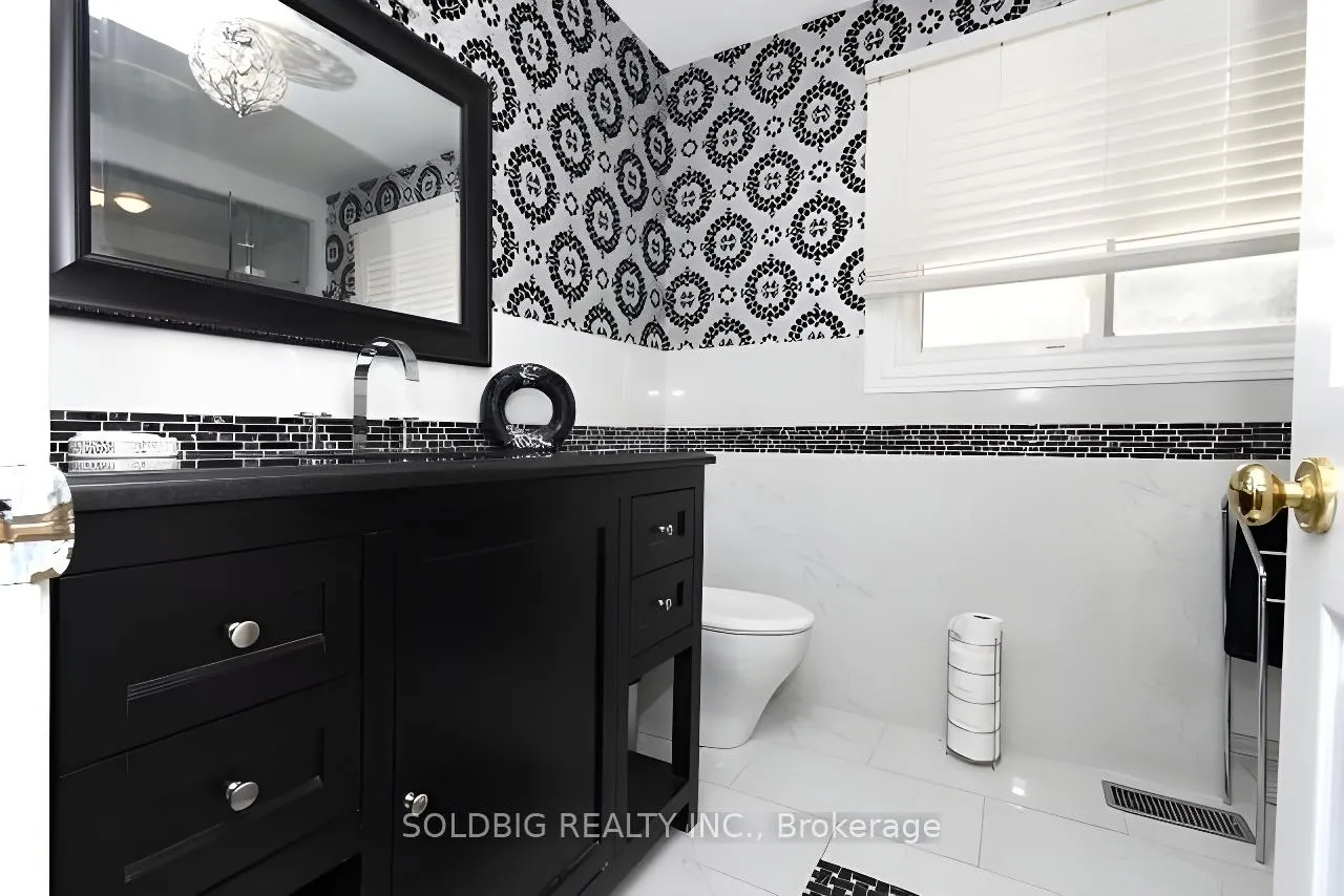 Photo 14 of 156 Forest Drive, Vaughan, West Woodbridge — HOMEH