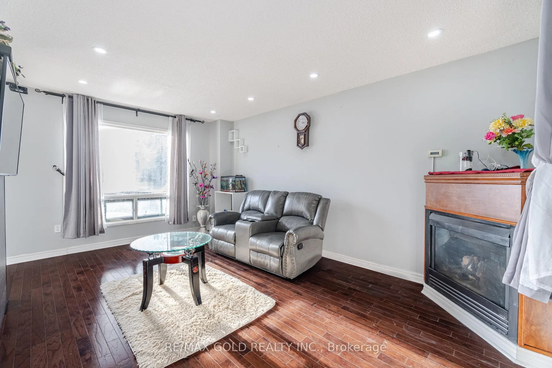 Photo 9 of 11 Horatio Court, Brampton, Central Park — HOMEH