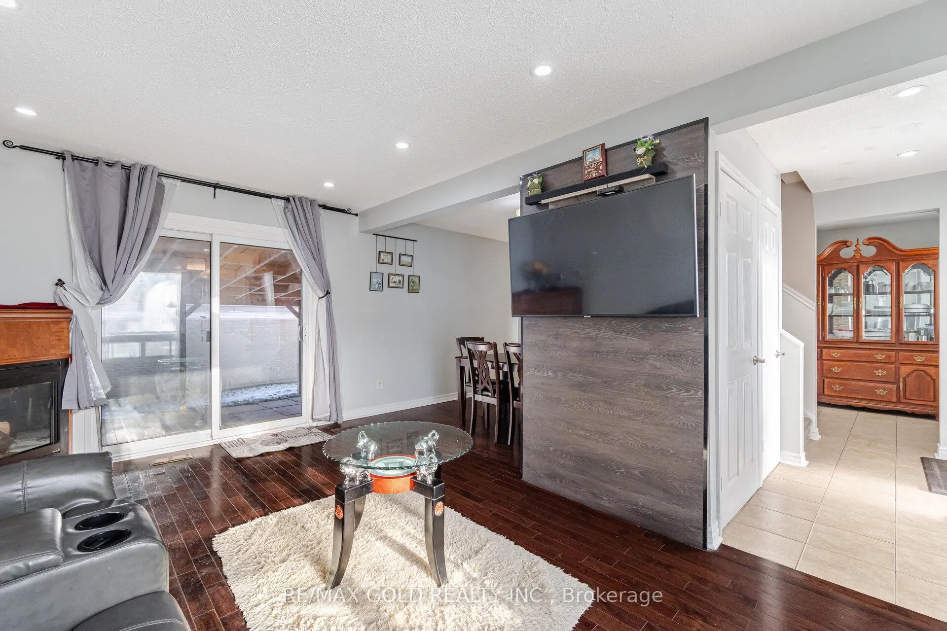 Photo 10 of 11 Horatio Court, Brampton, Central Park — HOMEH