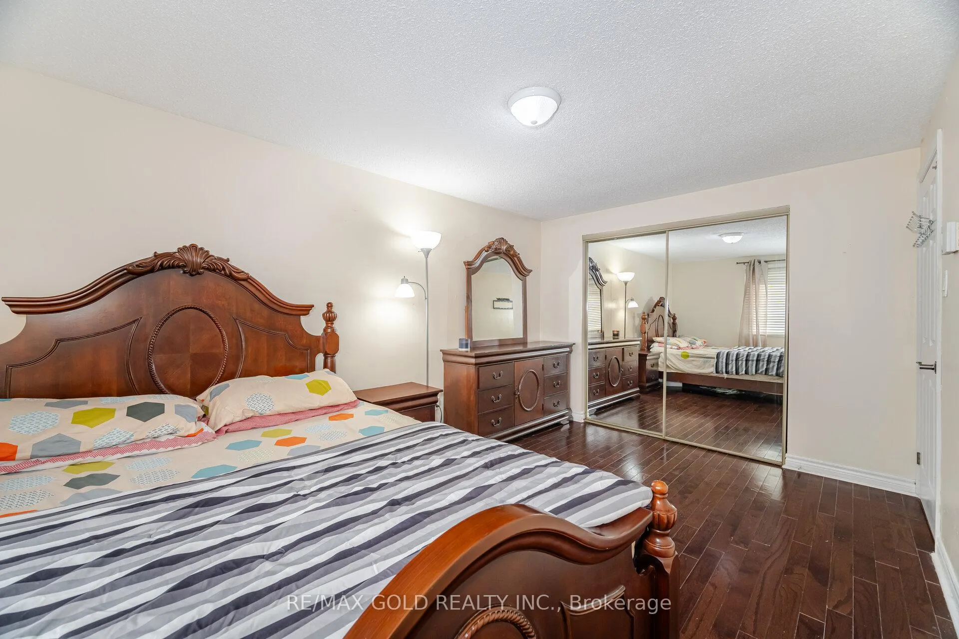 Photo 20 of 11 Horatio Court, Brampton, Central Park — HOMEH