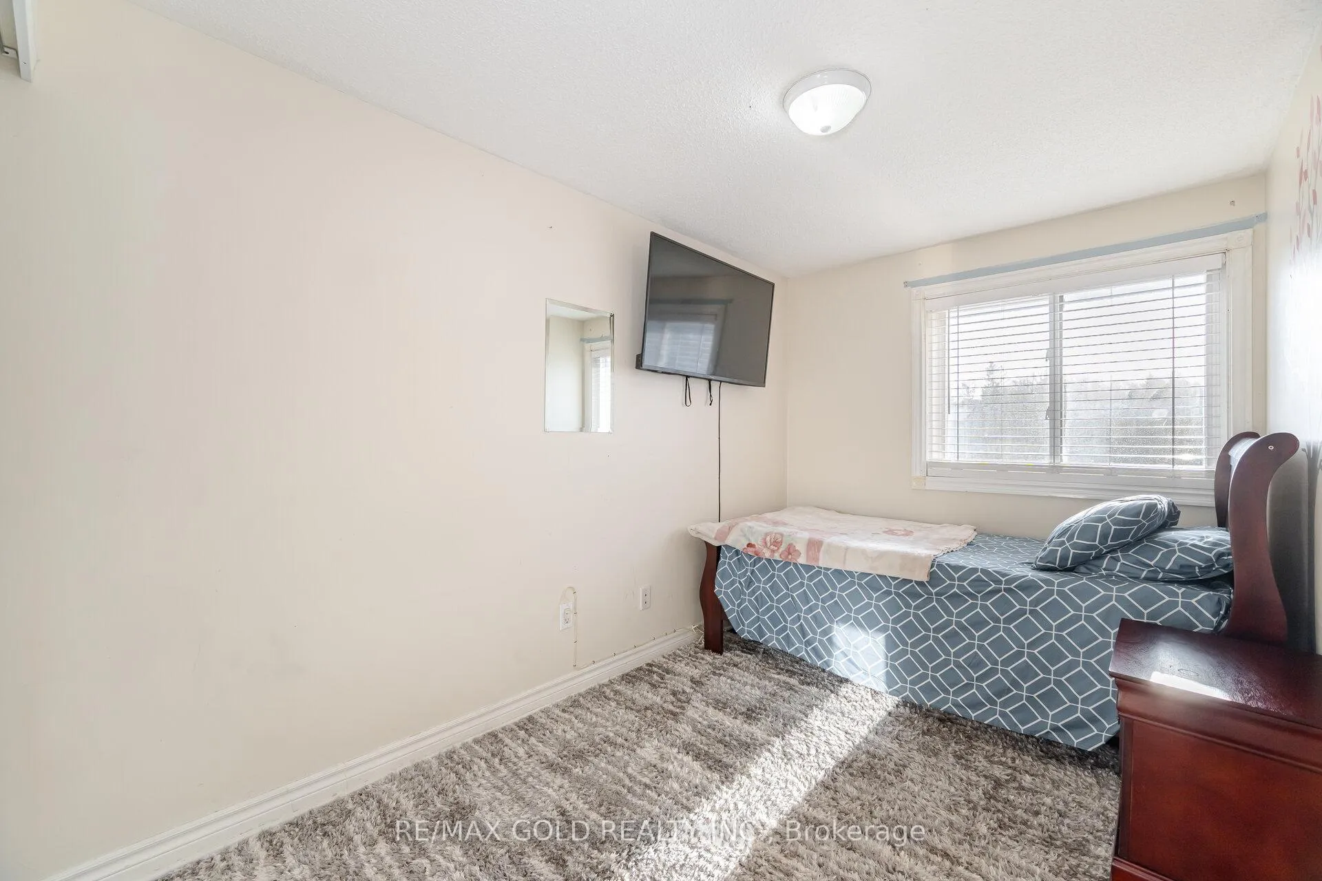 Photo 21 of 11 Horatio Court, Brampton, Central Park — HOMEH