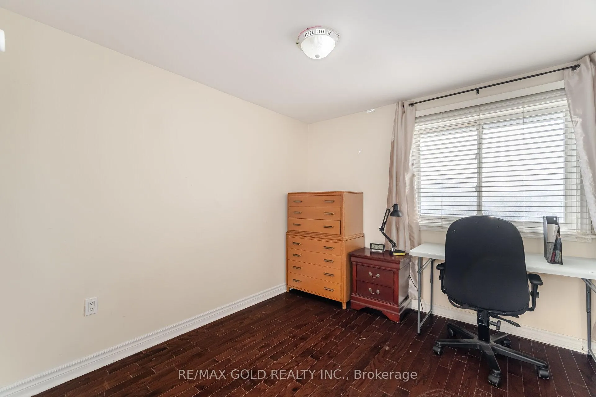 Photo 23 of 11 Horatio Court, Brampton, Central Park — HOMEH