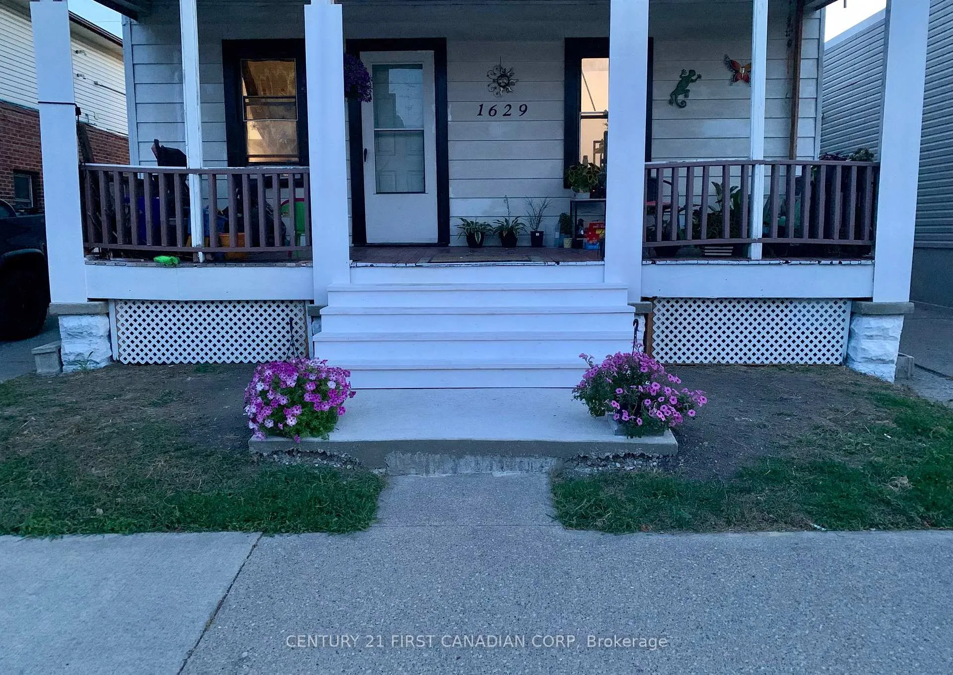 Photo 2 of 1629 Drouillard Road, Windsor — HOMEH