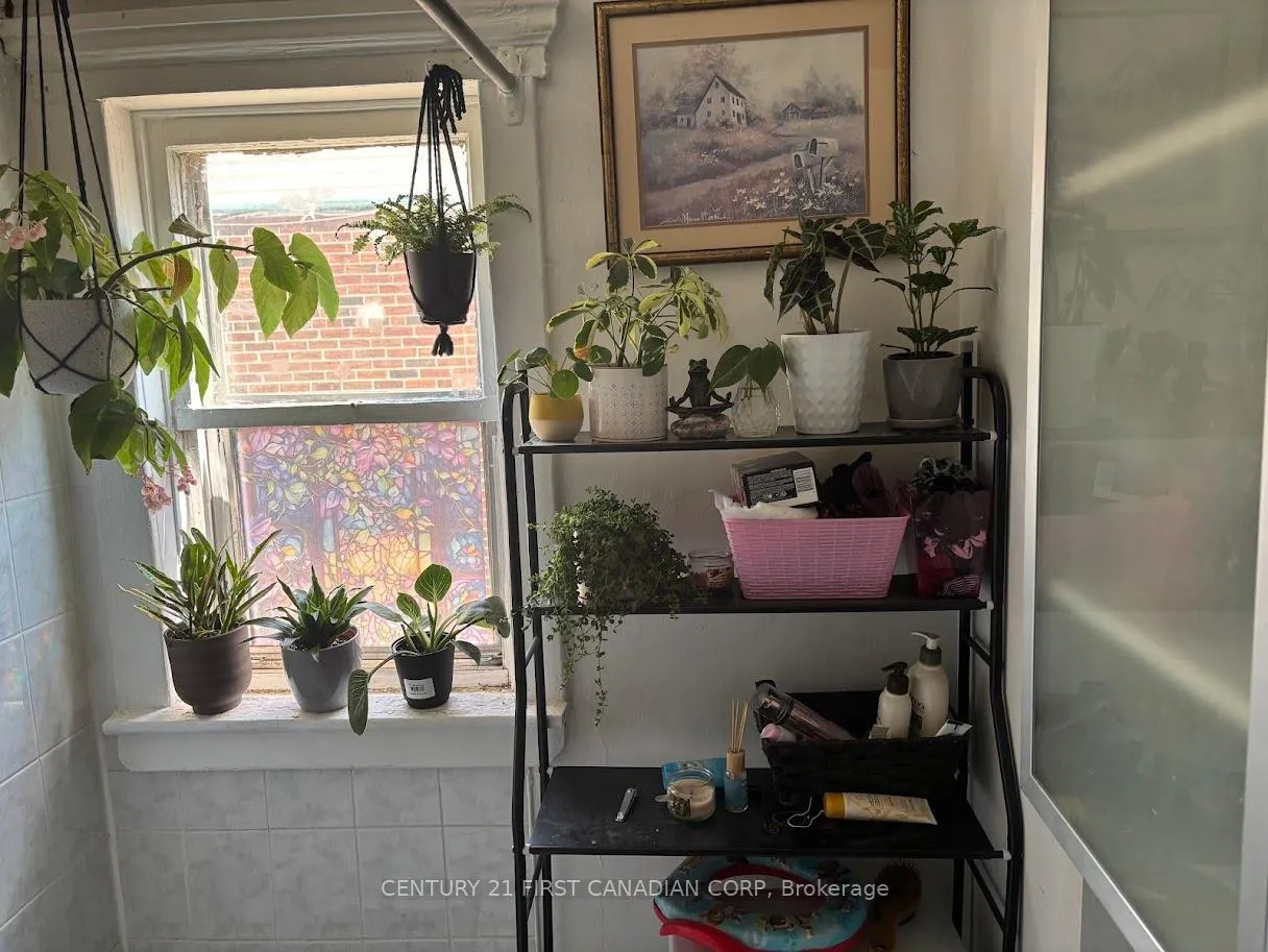 Photo 6 of 1629 Drouillard Road, Windsor — HOMEH