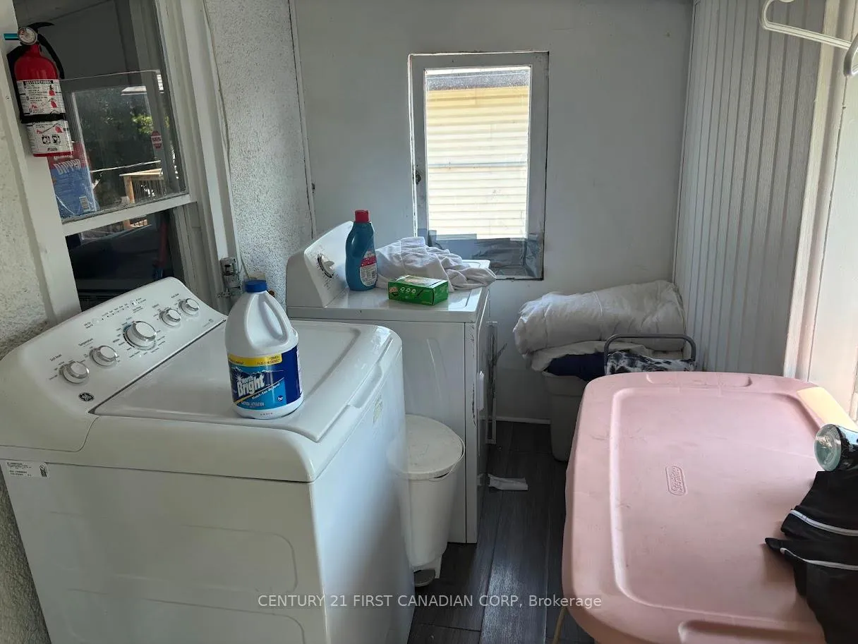 Photo 13 of 1629 Drouillard Road, Windsor — HOMEH