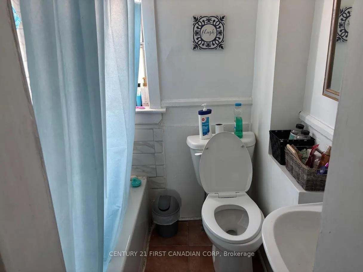 Photo 14 of 1629 Drouillard Road, Windsor — HOMEH