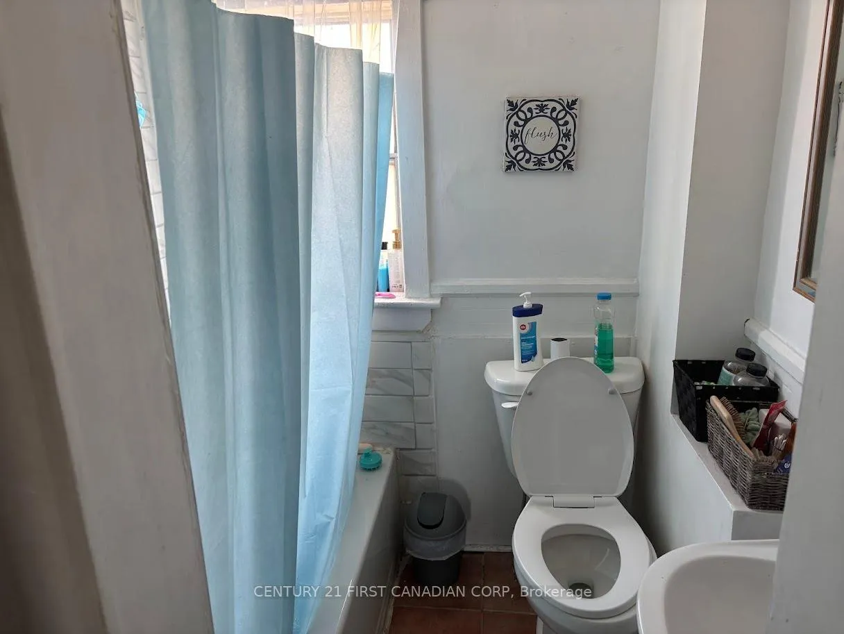Photo 15 of 1629 Drouillard Road, Windsor — HOMEH