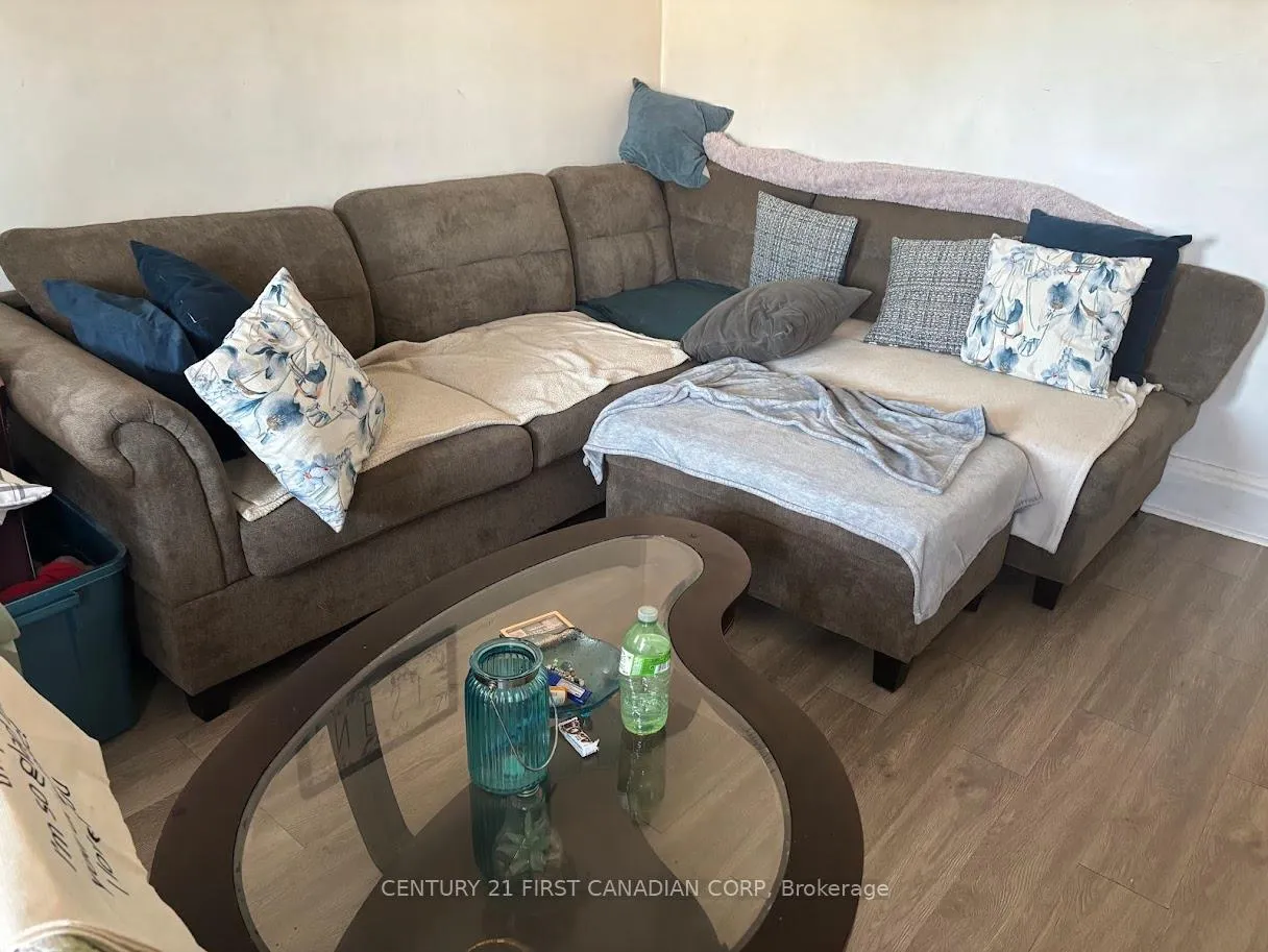 Photo 20 of 1629 Drouillard Road, Windsor — HOMEH
