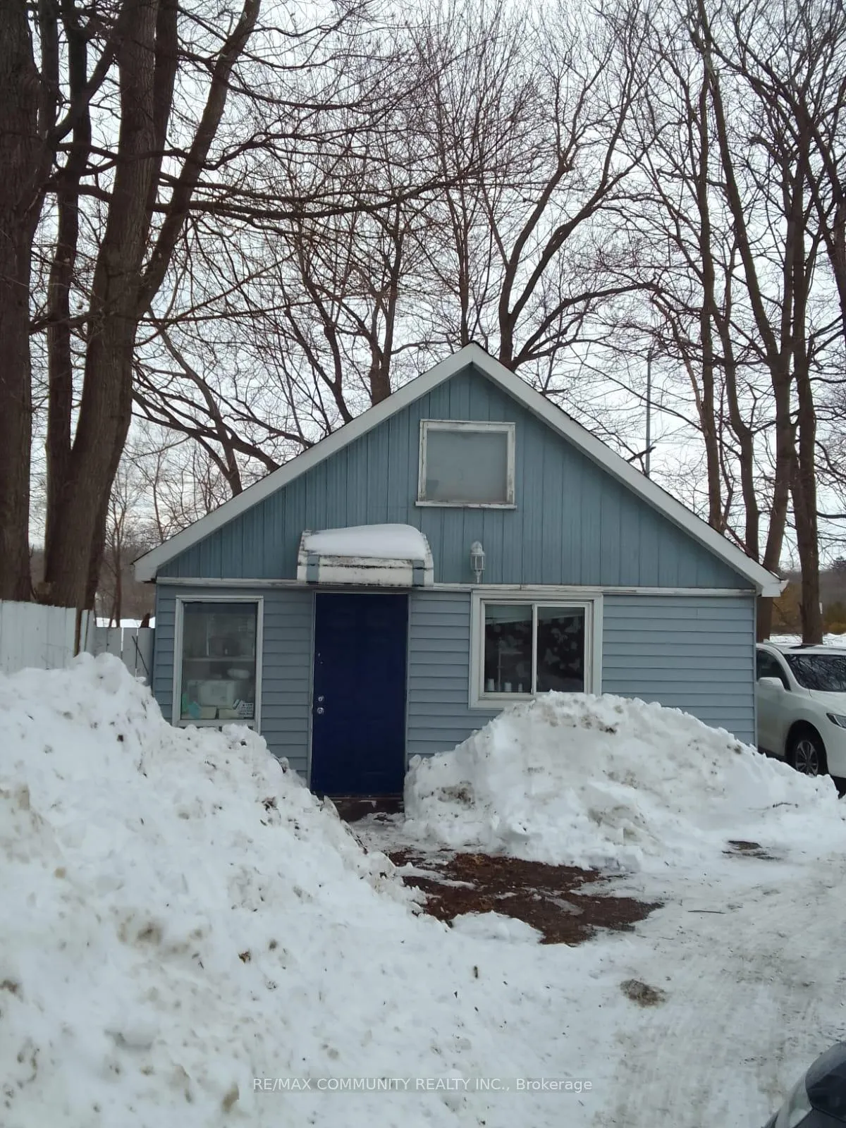 Photo 2 of 562 Simcoe Street S, Oshawa, Central — HOMEH