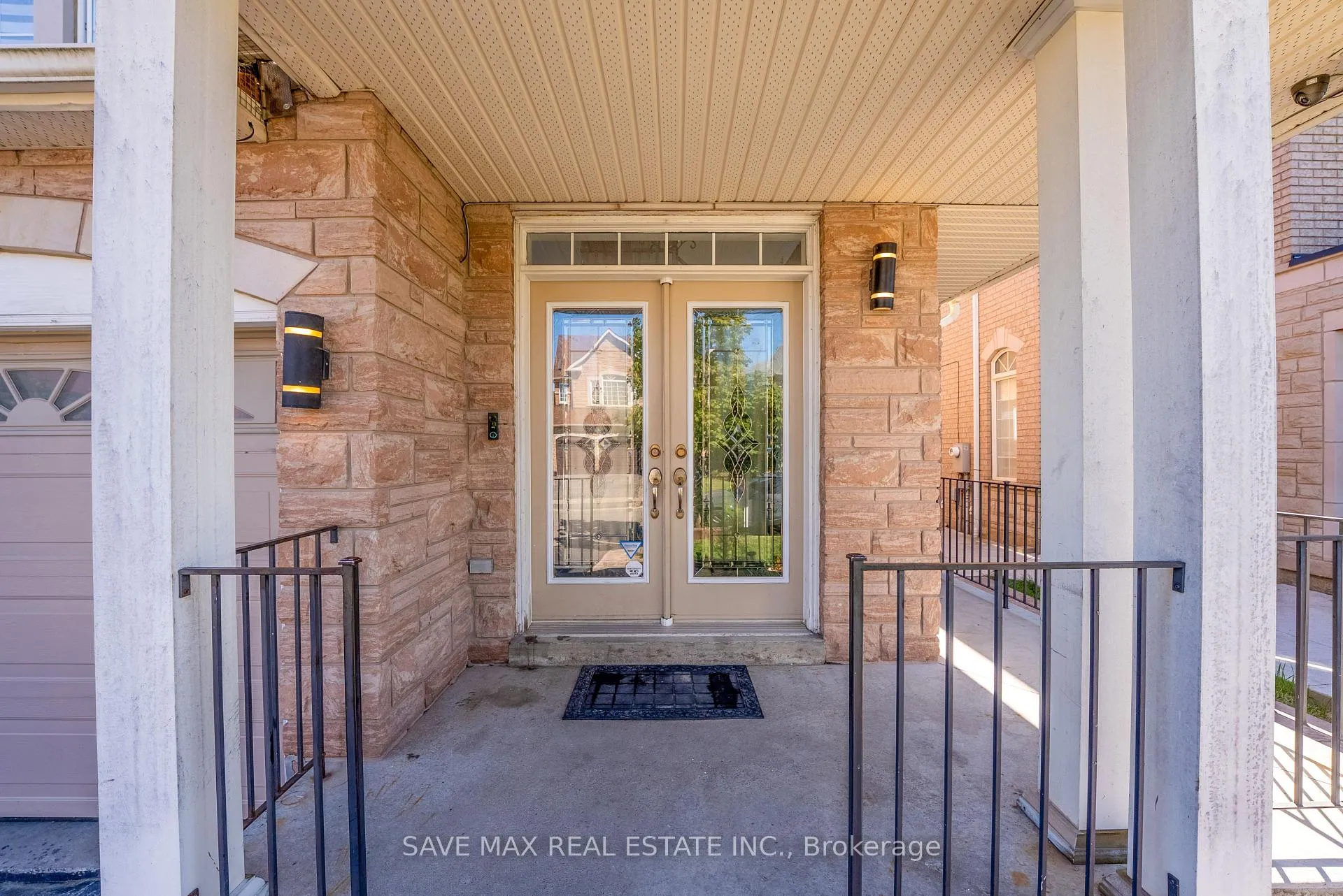 Photo 2 of 17 Charger Lane, Brampton, Fletcher's Meadow — HOMEH