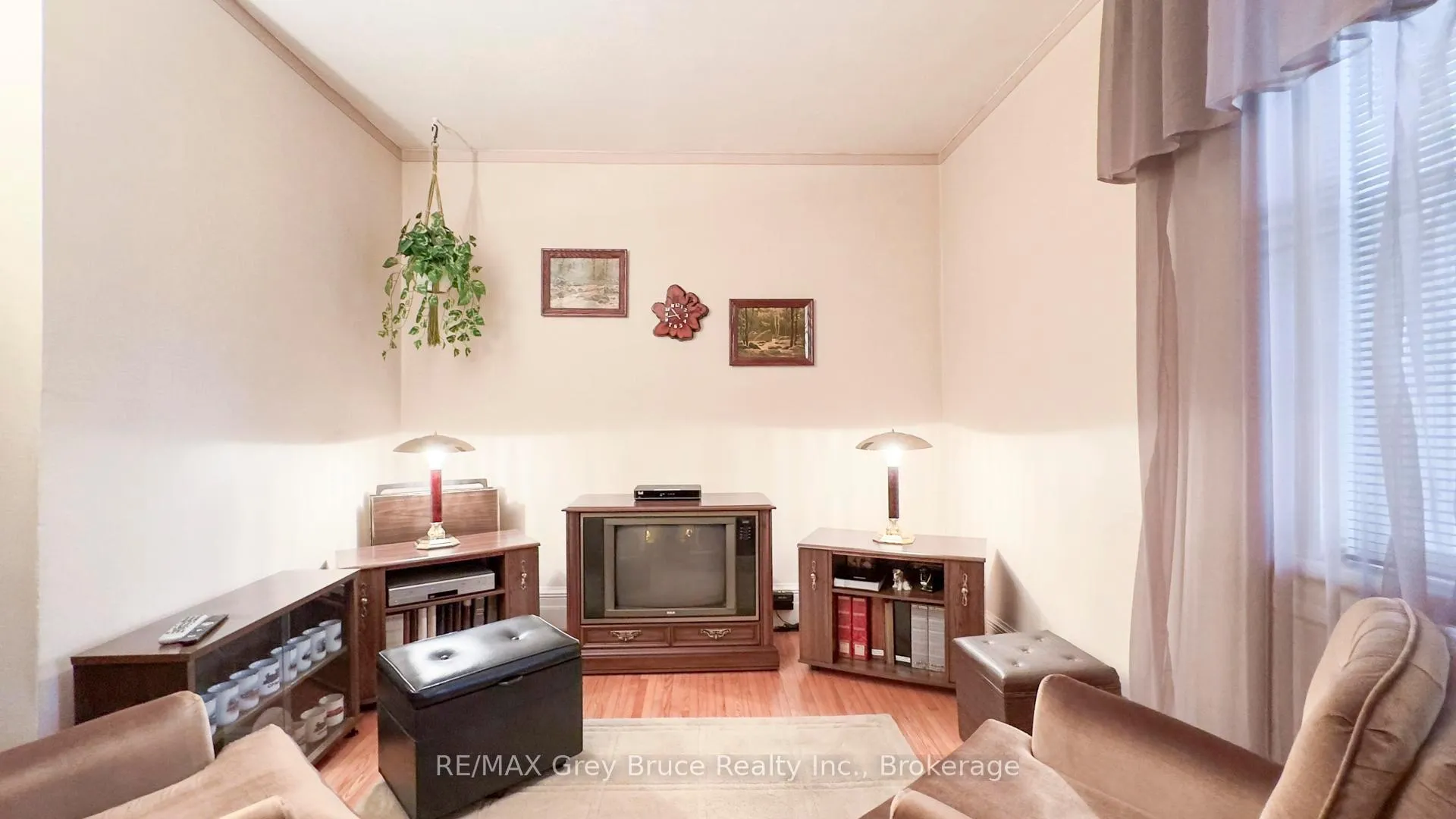 Photo 23 of 500064 Grey Road 12, West Grey — HOMEH