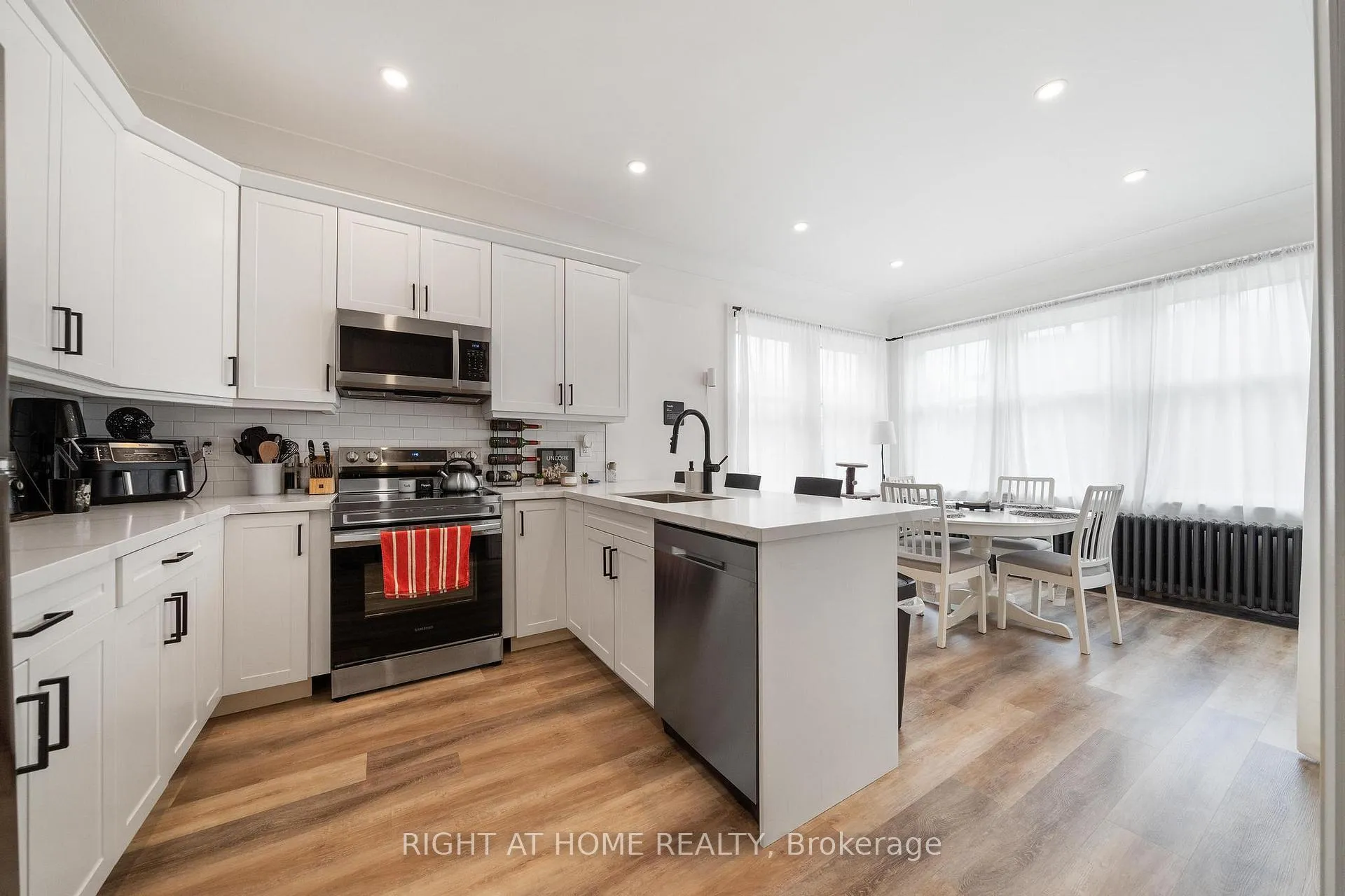 Photo 5 of 132 Holton Avenue S, Hamilton, St. Clair — HOMEH