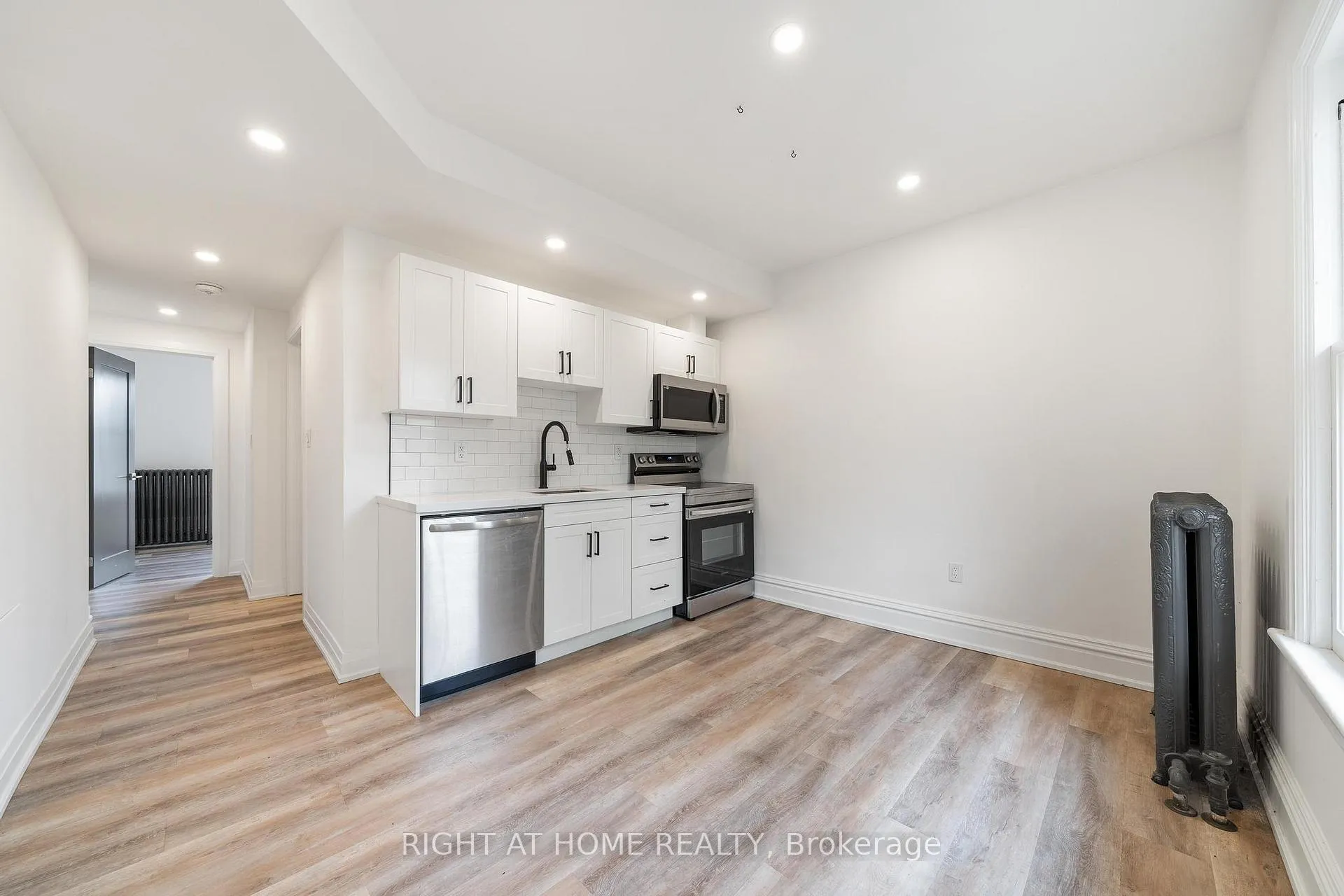 Photo 20 of 132 Holton Avenue S, Hamilton, St. Clair — HOMEH