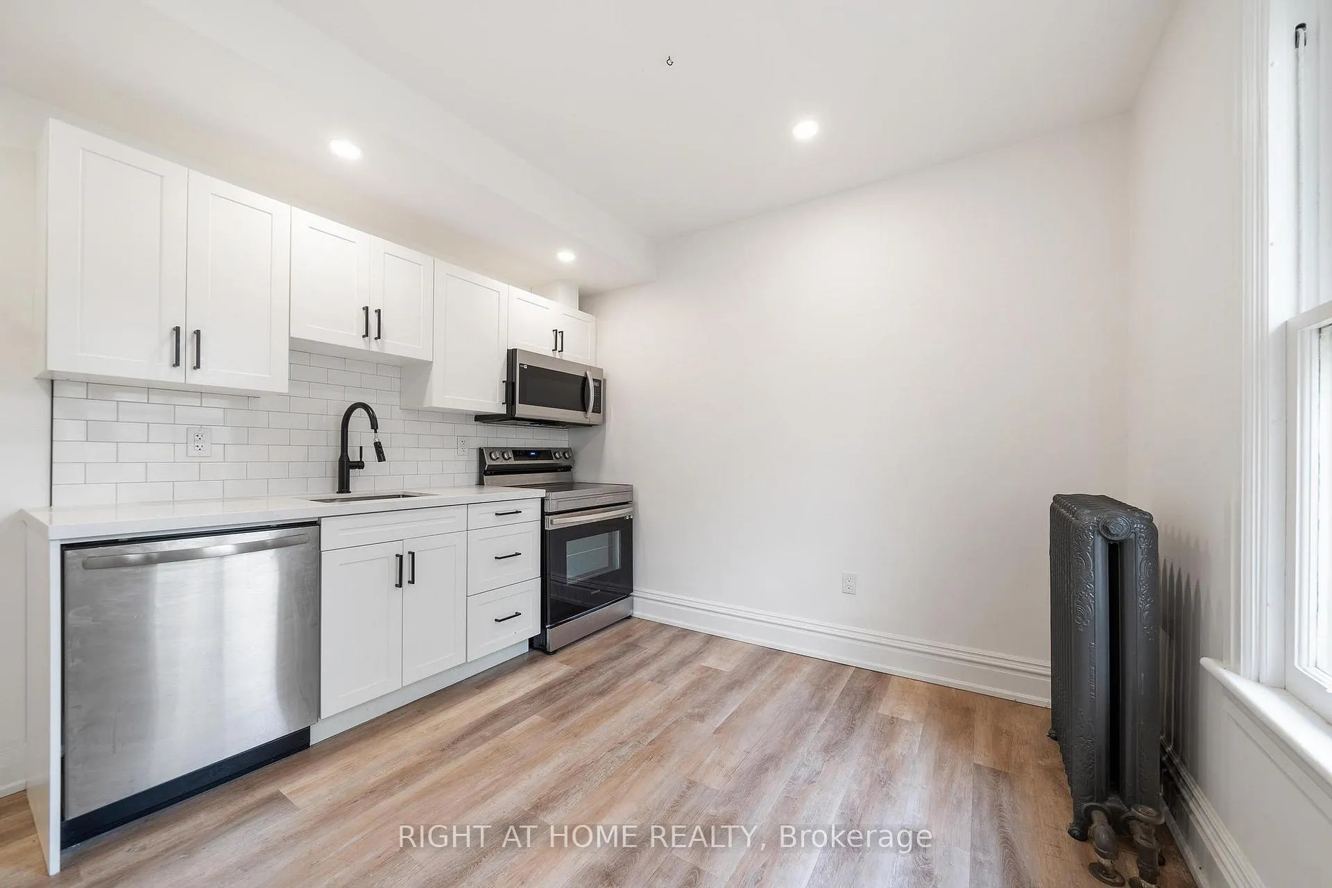 Photo 21 of 132 Holton Avenue S, Hamilton, St. Clair — HOMEH