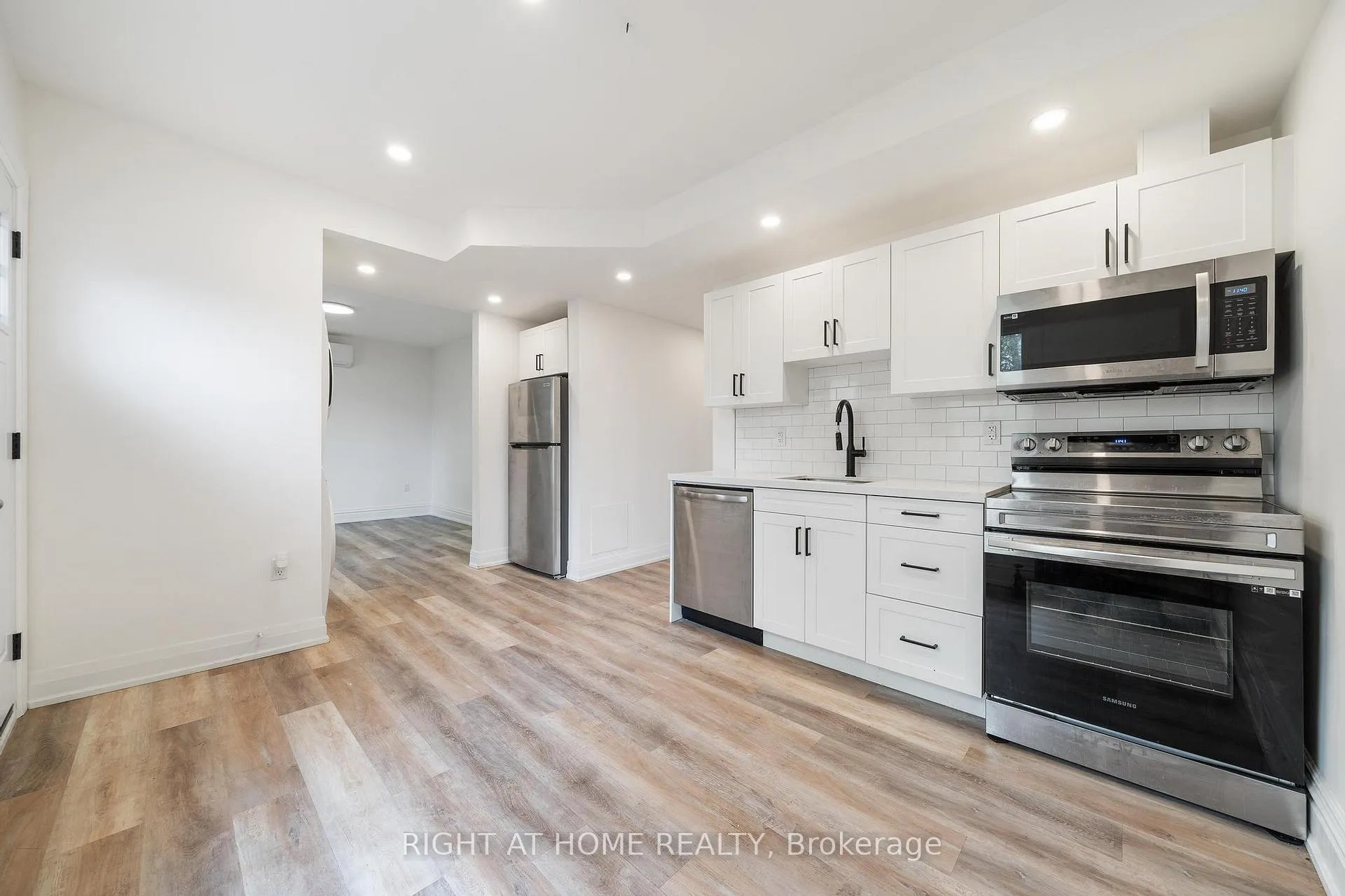 Photo 23 of 132 Holton Avenue S, Hamilton, St. Clair — HOMEH