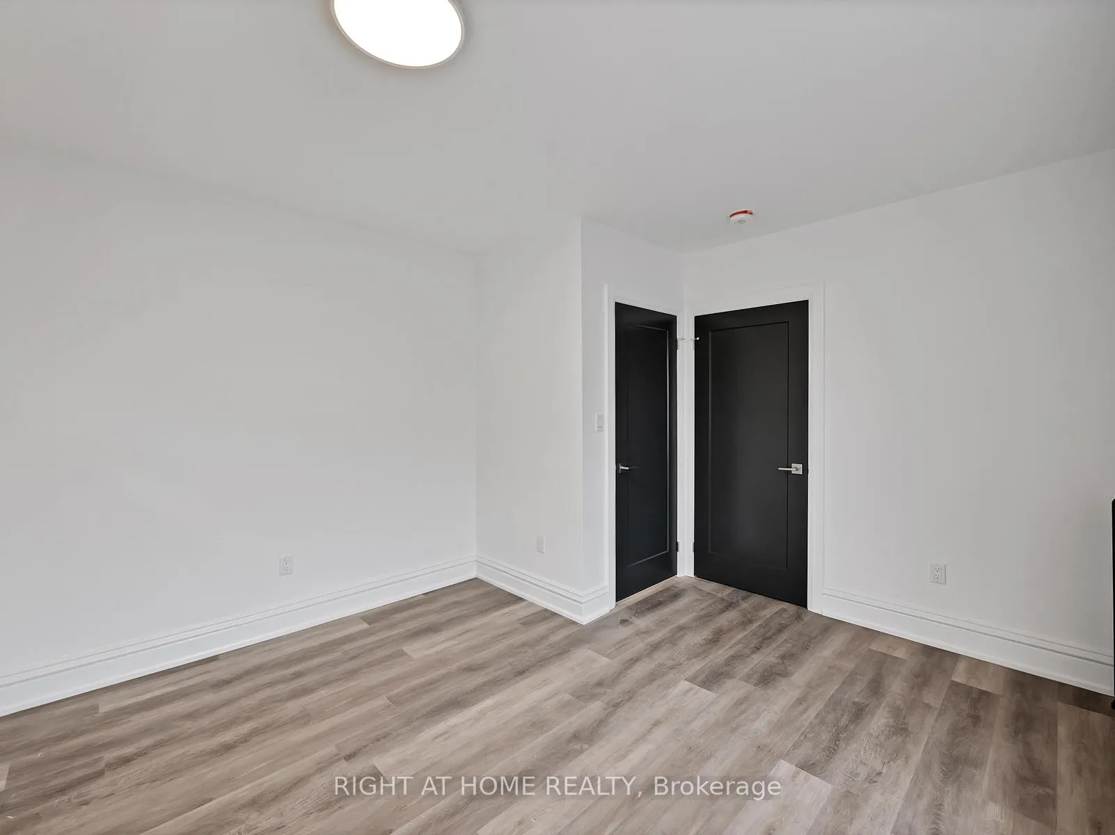 Photo 32 of 132 Holton Avenue S, Hamilton, St. Clair — HOMEH
