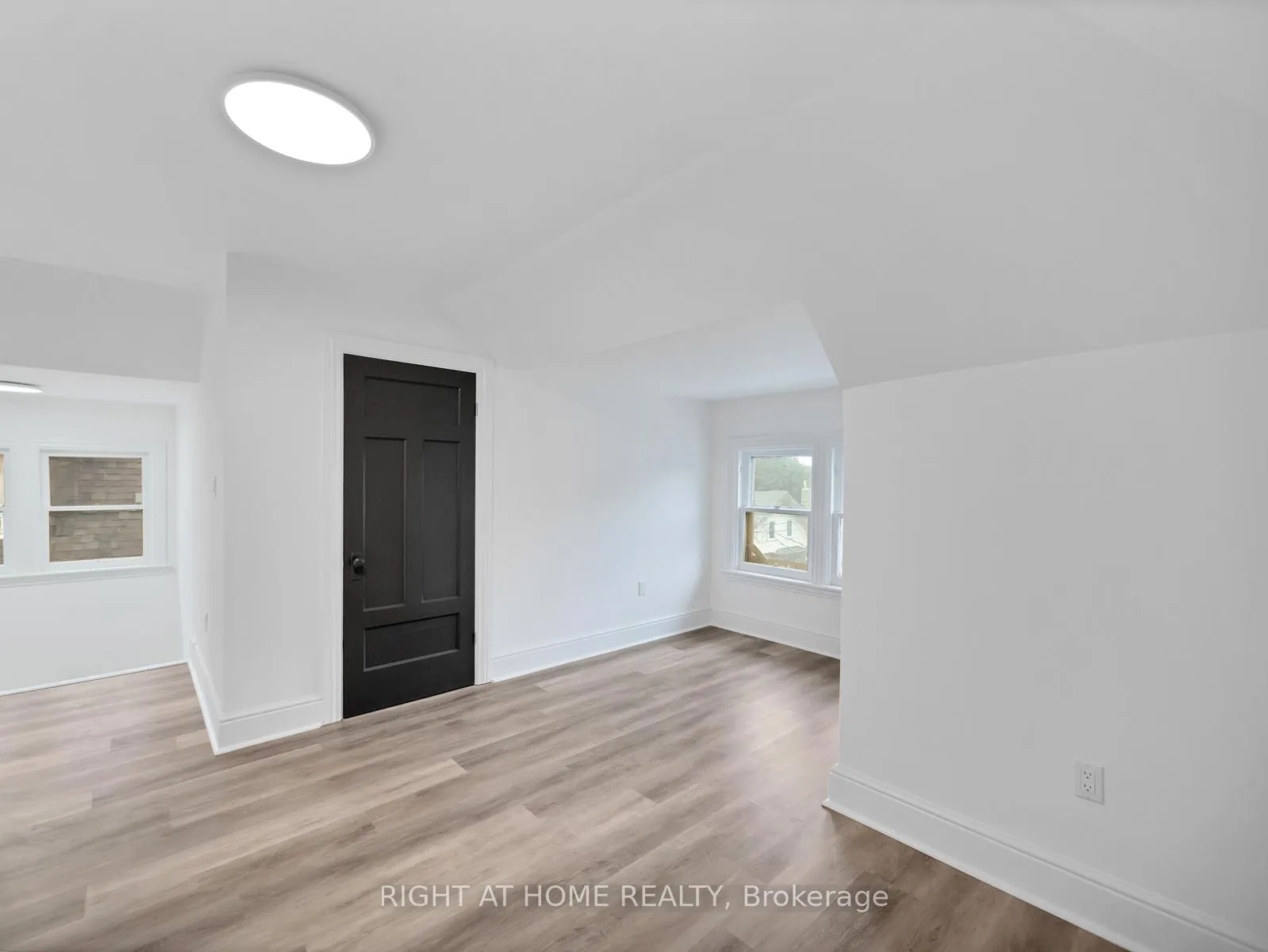 Photo 40 of 132 Holton Avenue S, Hamilton, St. Clair — HOMEH