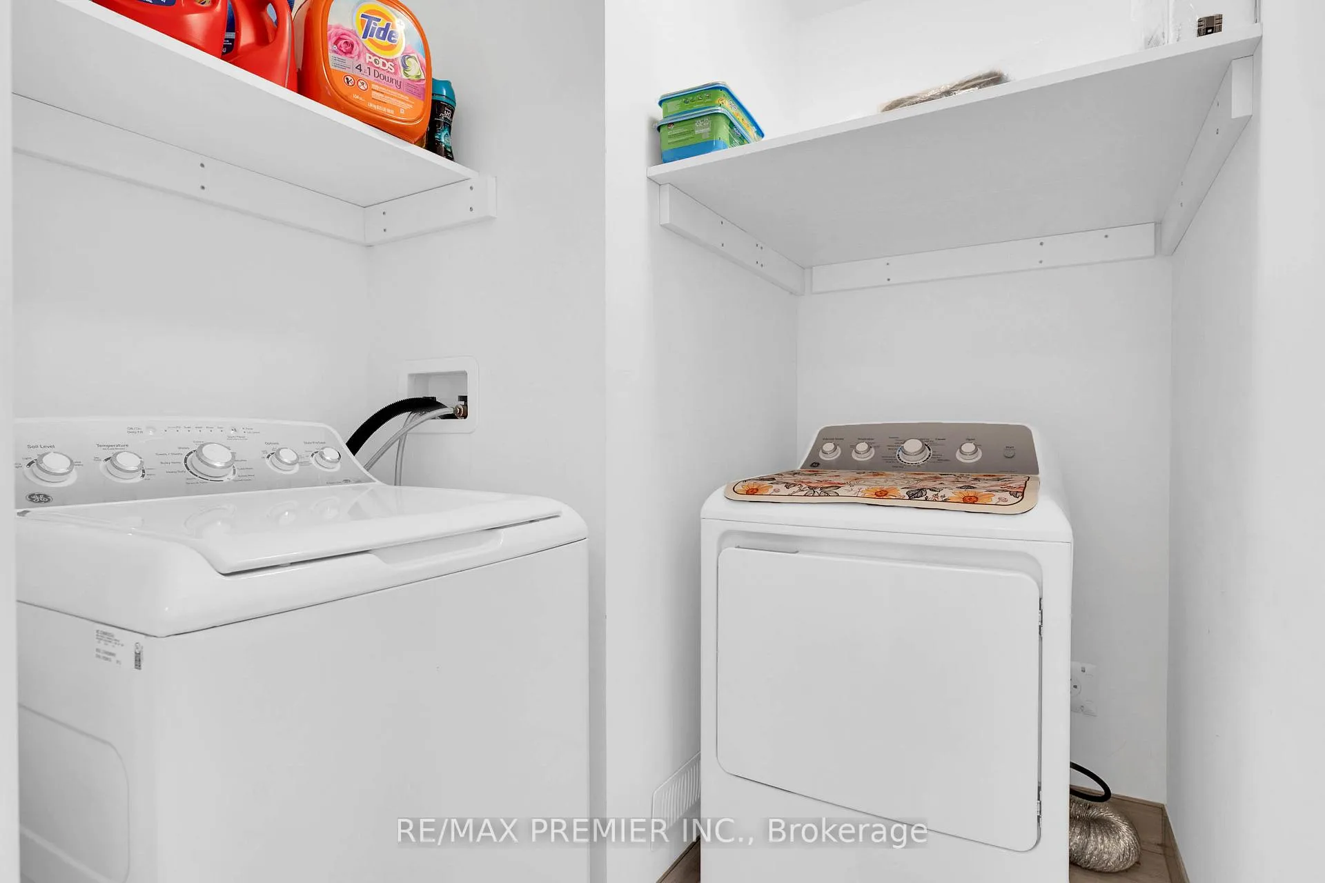 Photo 24 of 87 Casserley Crescent, New Tecumseth, Tottenham — HOMEH