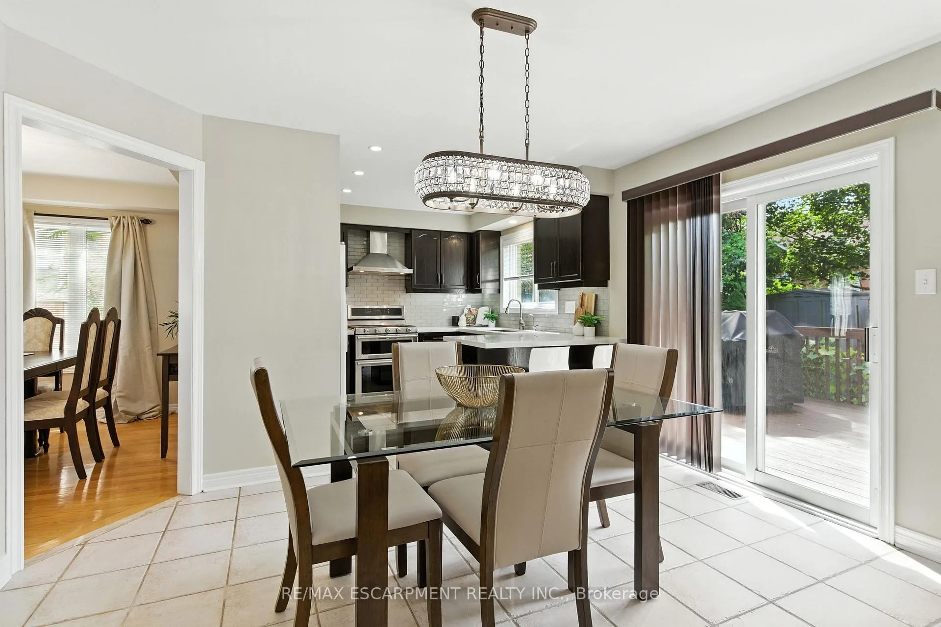 Photo 9 of 49 Johnson Crescent, Halton Hills, Georgetown — HOMEH