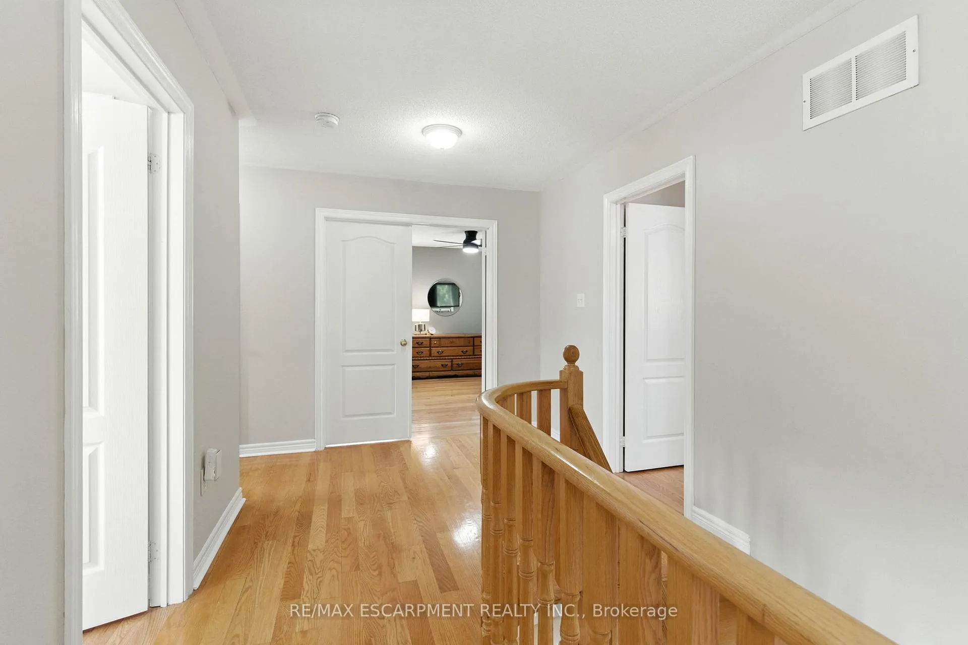 Photo 17 of 49 Johnson Crescent, Halton Hills, Georgetown — HOMEH