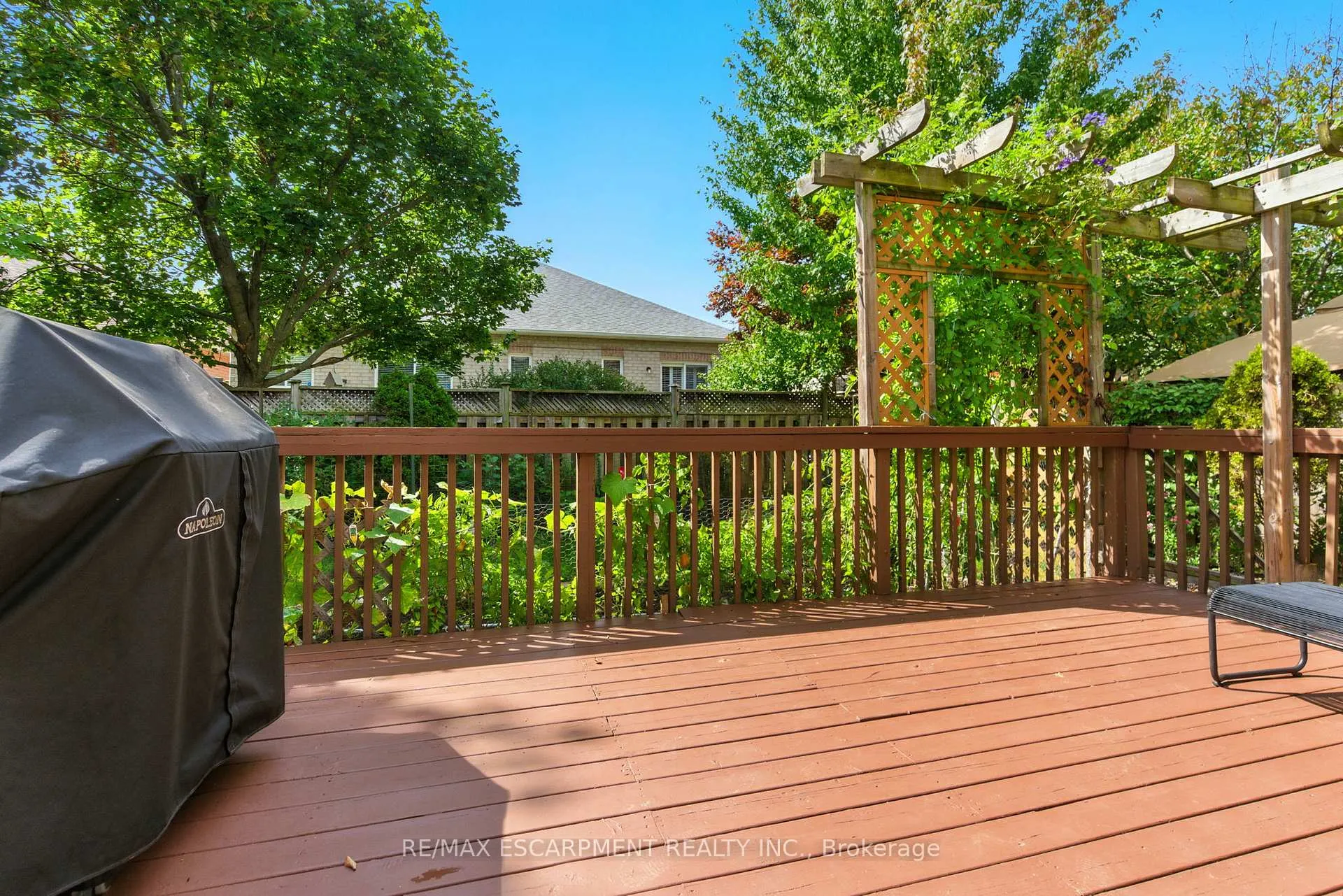 Photo 25 of 49 Johnson Crescent, Halton Hills, Georgetown — HOMEH