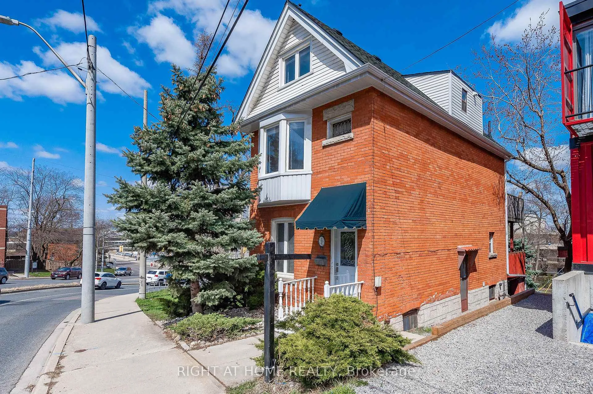 Photo 4 of 1 Arkledun Avenue, Hamilton, Corktown — HOMEH