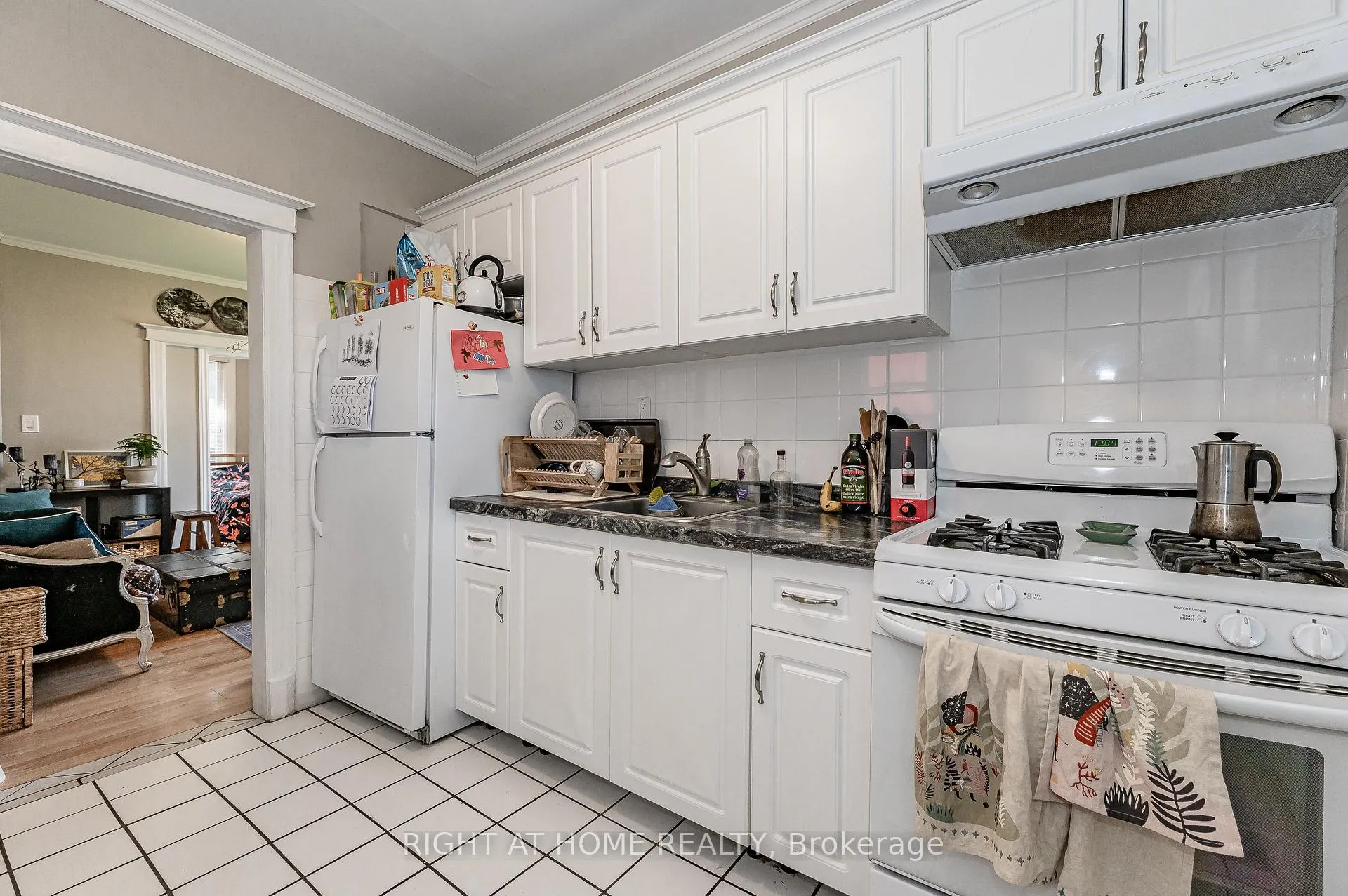 Photo 7 of 1 Arkledun Avenue, Hamilton, Corktown — HOMEH