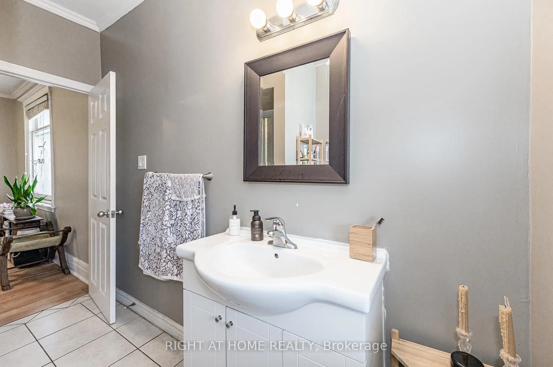 Photo 13 of 1 Arkledun Avenue, Hamilton, Corktown — HOMEH