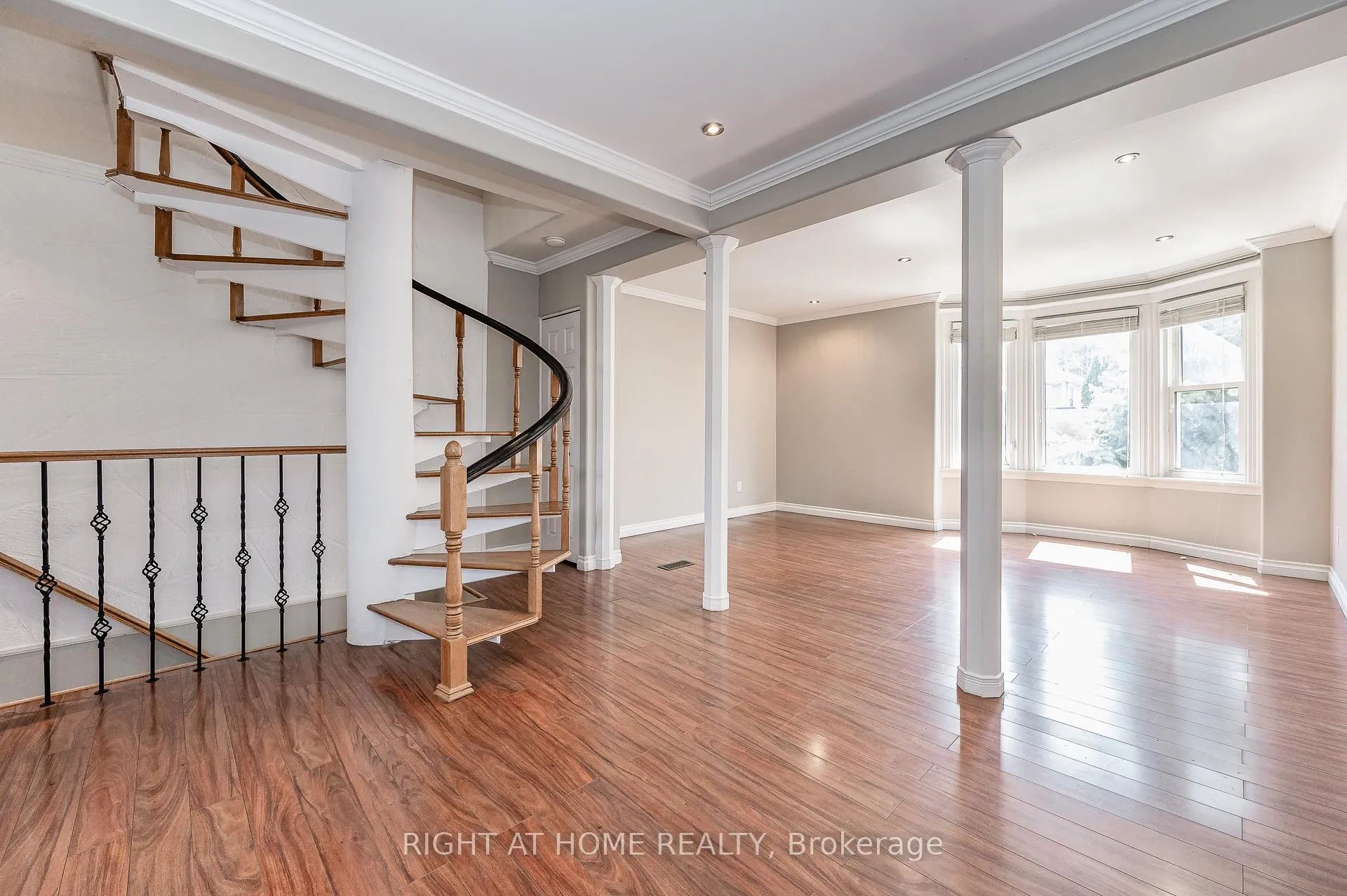 Photo 16 of 1 Arkledun Avenue, Hamilton, Corktown — HOMEH
