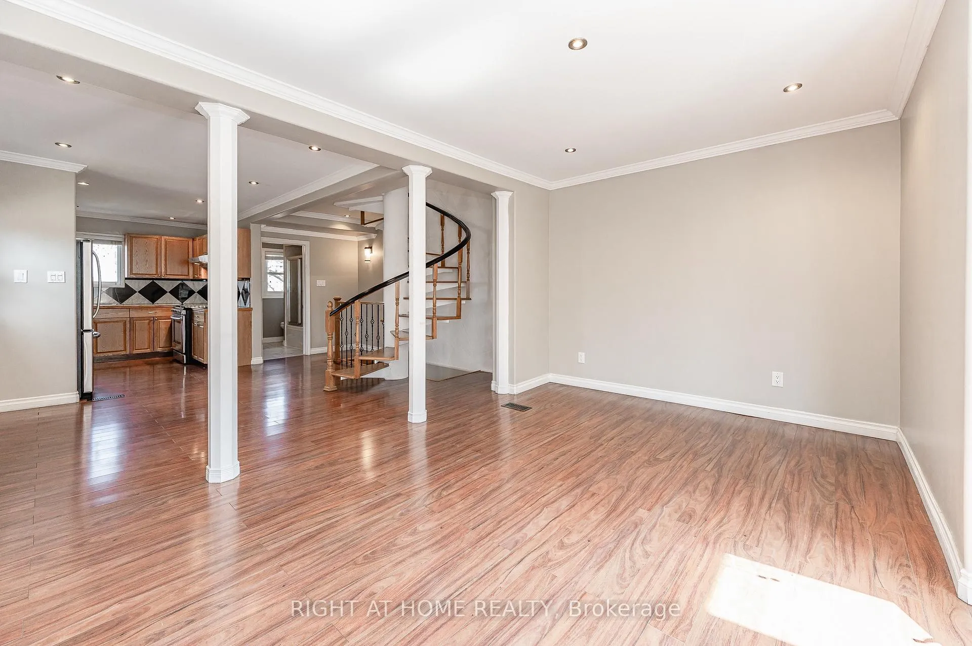 Photo 17 of 1 Arkledun Avenue, Hamilton, Corktown — HOMEH