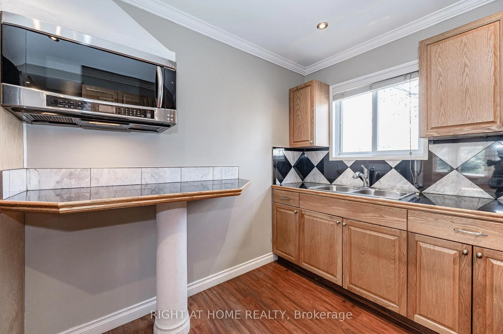 Photo 19 of 1 Arkledun Avenue, Hamilton, Corktown — HOMEH