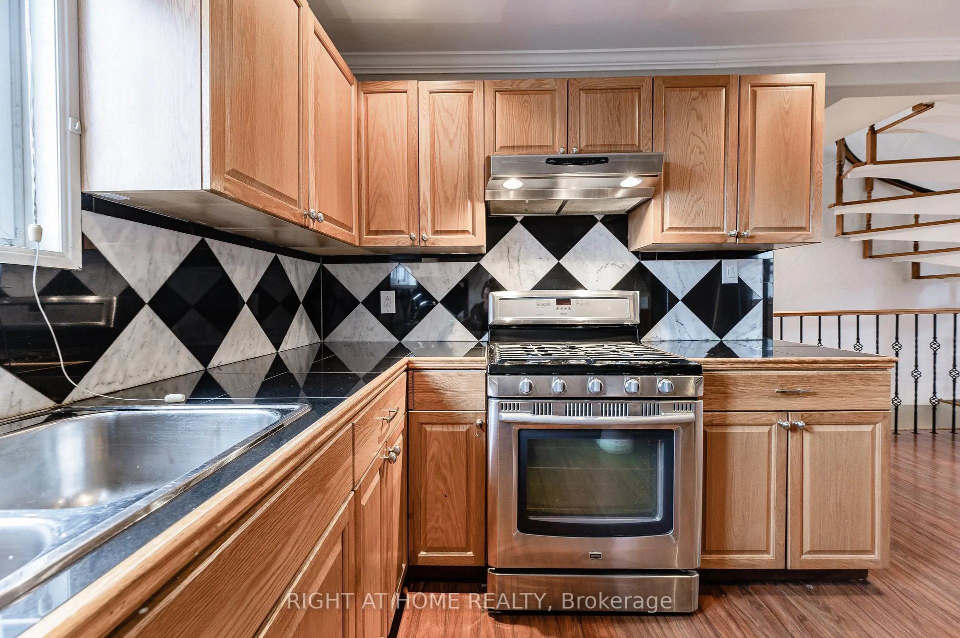 Photo 20 of 1 Arkledun Avenue, Hamilton, Corktown — HOMEH